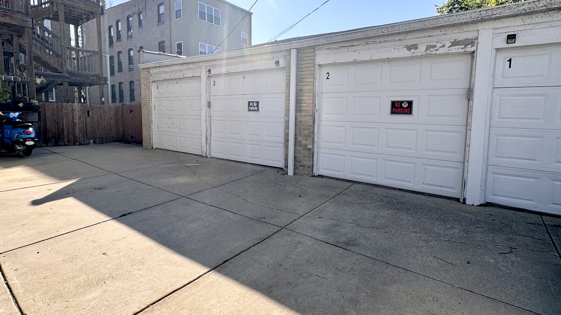 4447 W Sunnyside Avenue Unit: 1