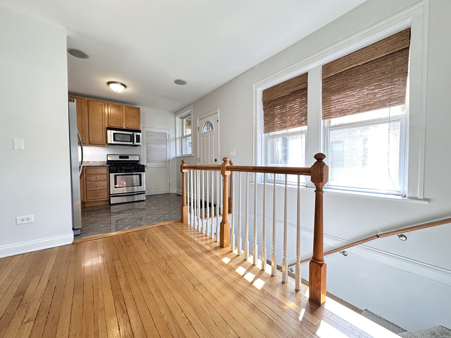 4447 W Sunnyside Avenue Unit: 1