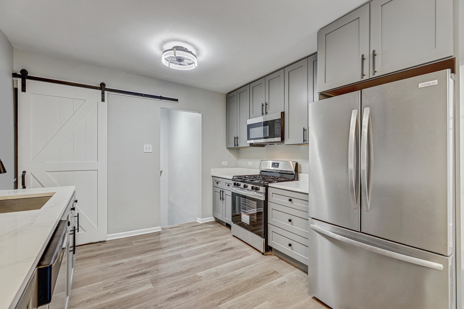 2014 S 7th Avenue