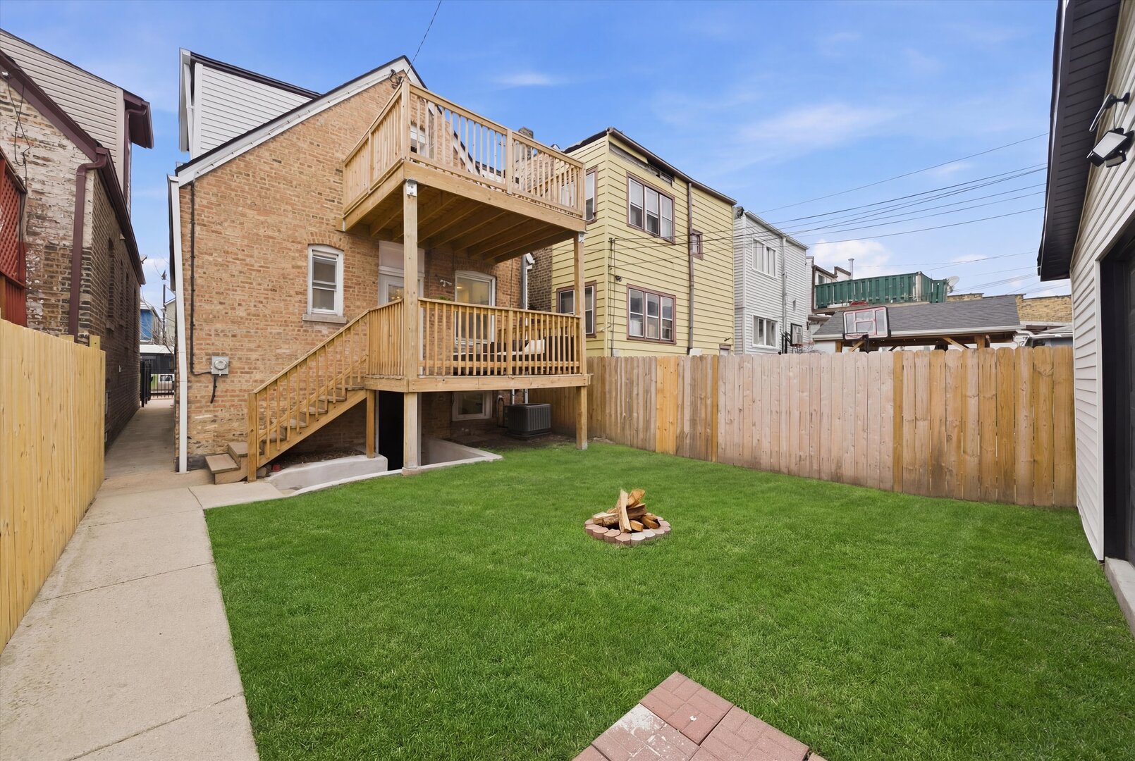 2721 N Western Avenue