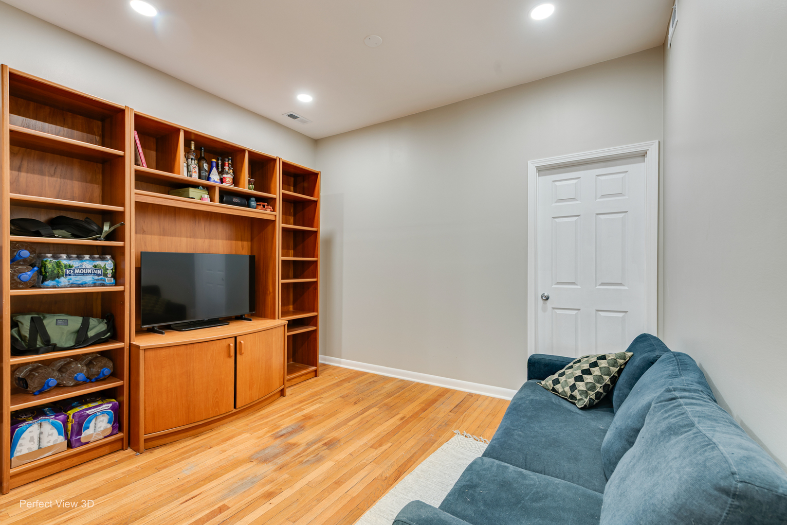 4909 N Avers Avenue Unit: 3