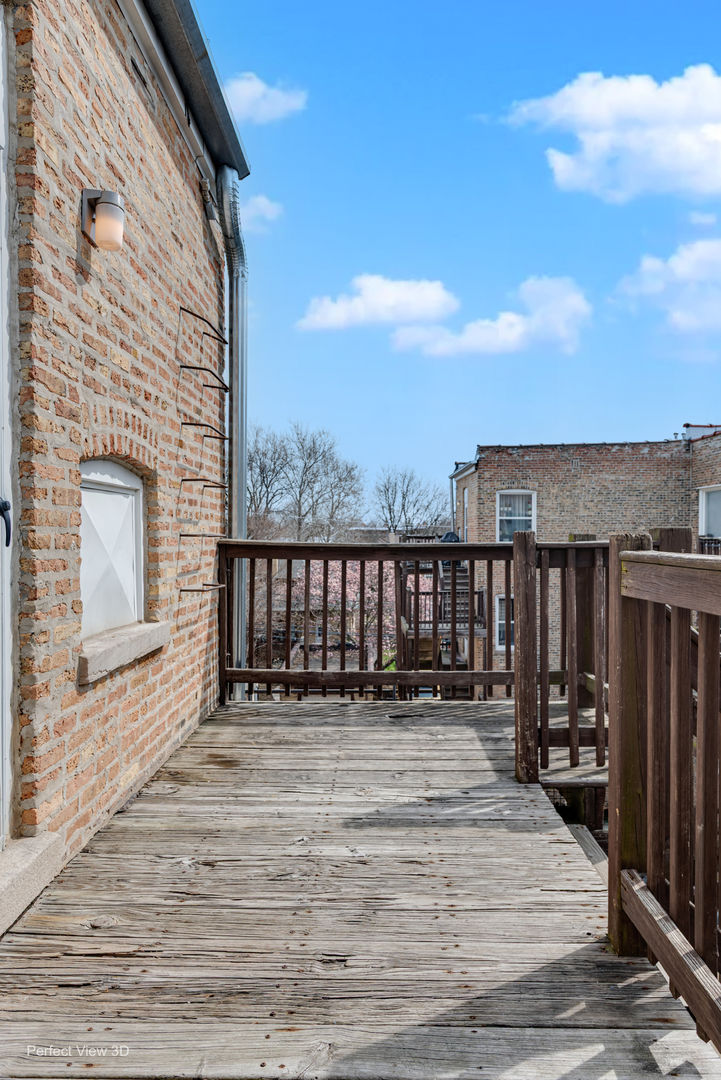 4909 N Avers Avenue Unit: 3