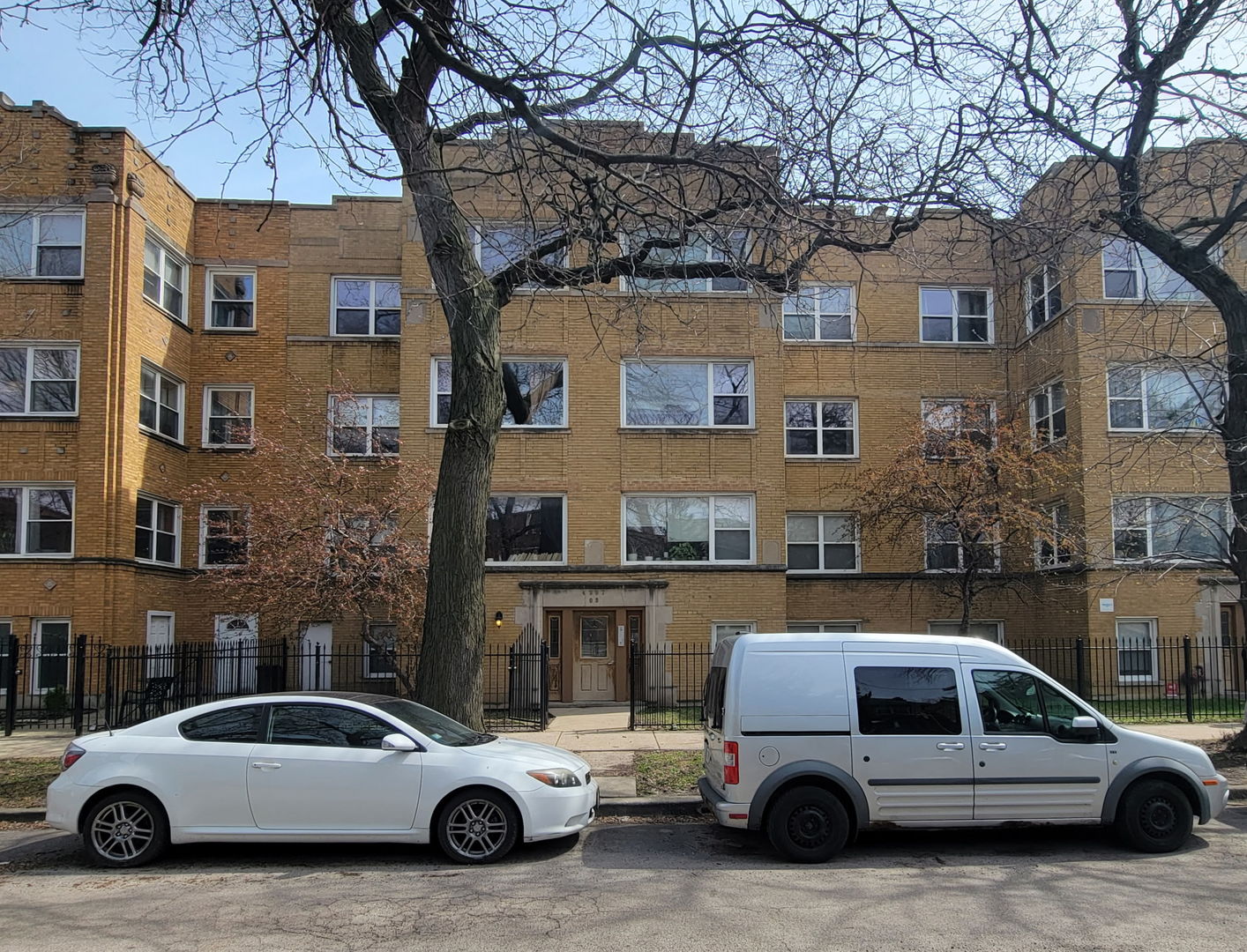4909 N Avers Avenue Unit: 3