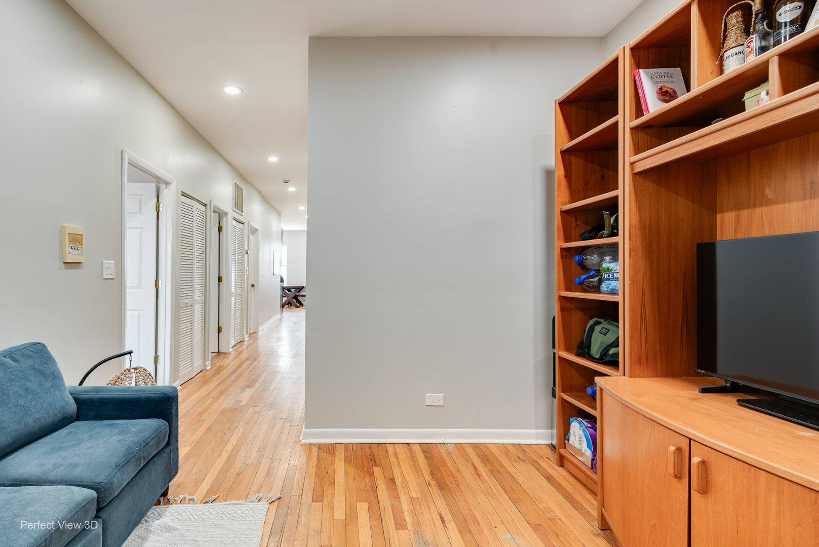 4909 N Avers Avenue Unit: 3