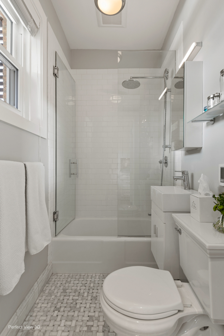 1433 W Rosemont Avenue Unit: 2W