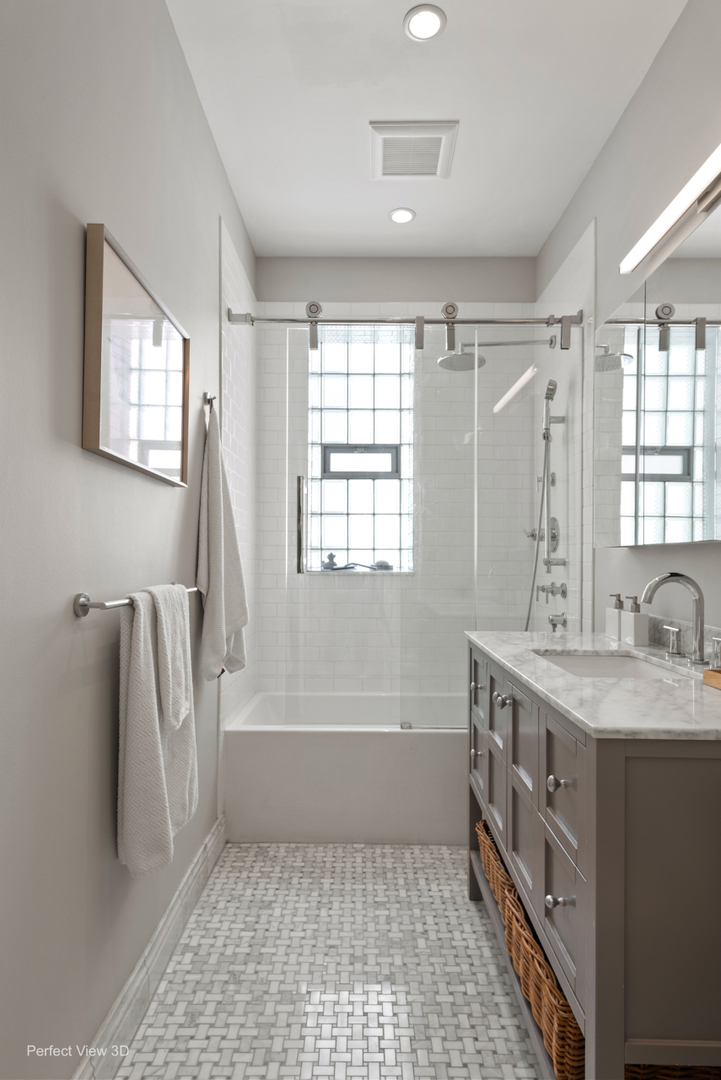 1433 W Rosemont Avenue Unit: 2W