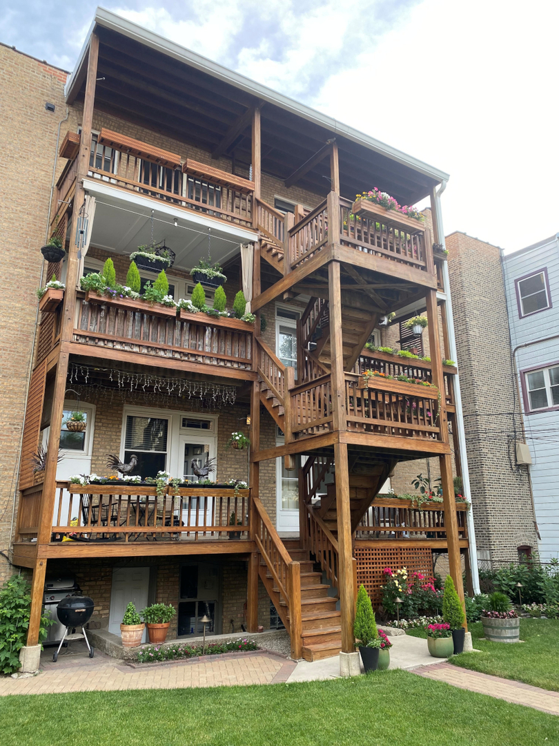 1433 W Rosemont Avenue Unit: 2W