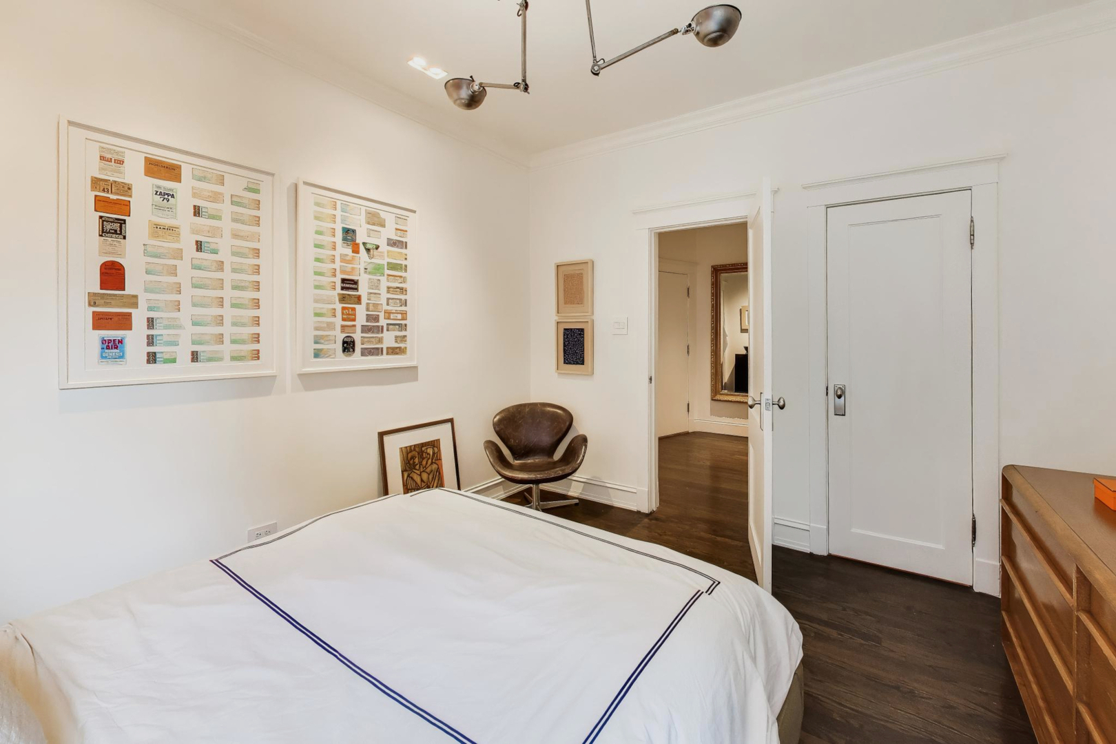 1433 W Rosemont Avenue Unit: 2W