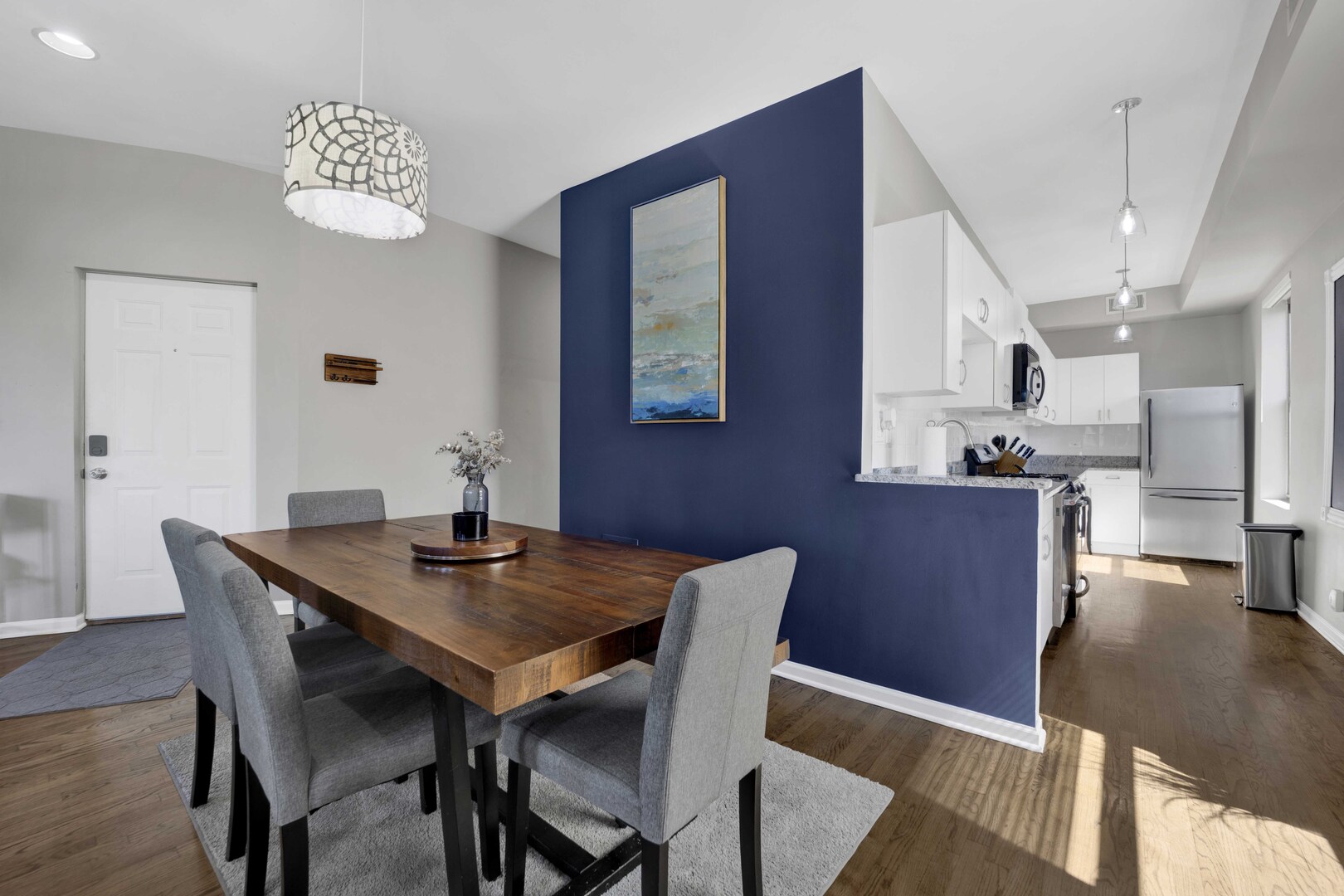 1712 W Wilson Avenue Unit: 3E