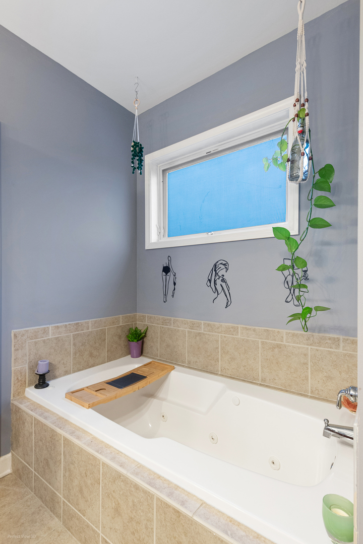 5617 W Lawrence Avenue Unit: 3