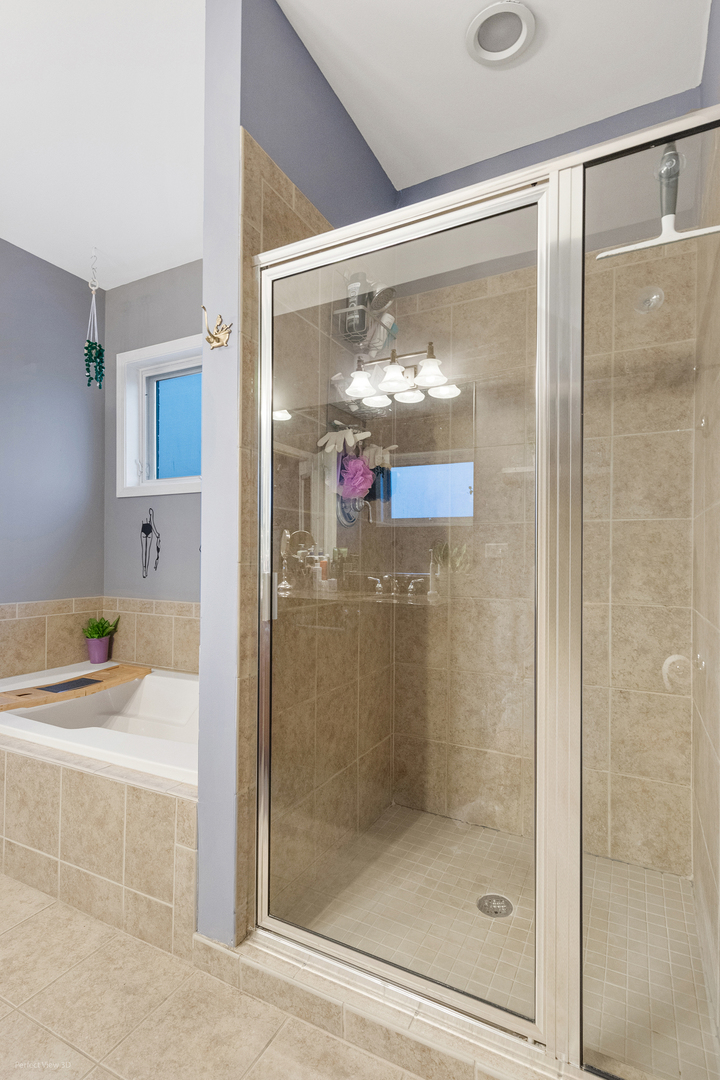 5617 W Lawrence Avenue Unit: 3