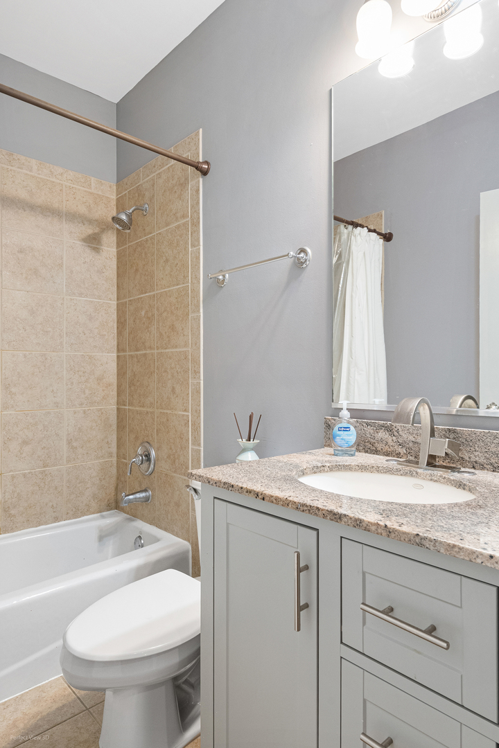 5617 W Lawrence Avenue Unit: 3