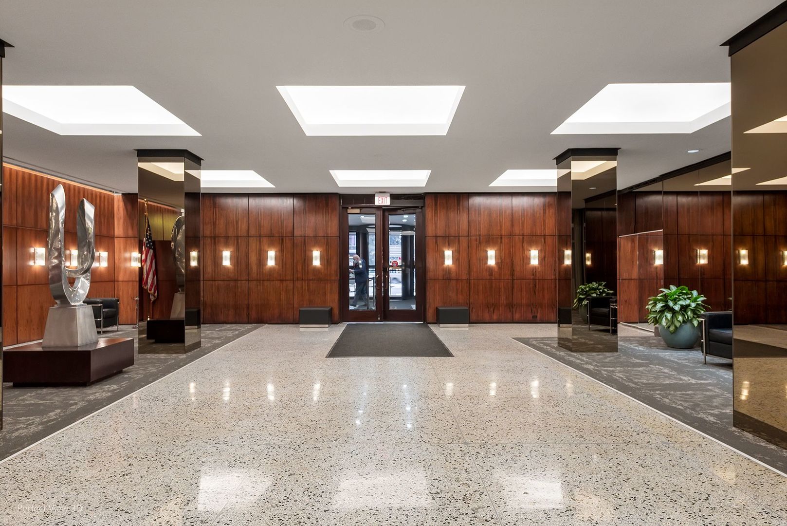 535 N Michigan Avenue Unit: 2503