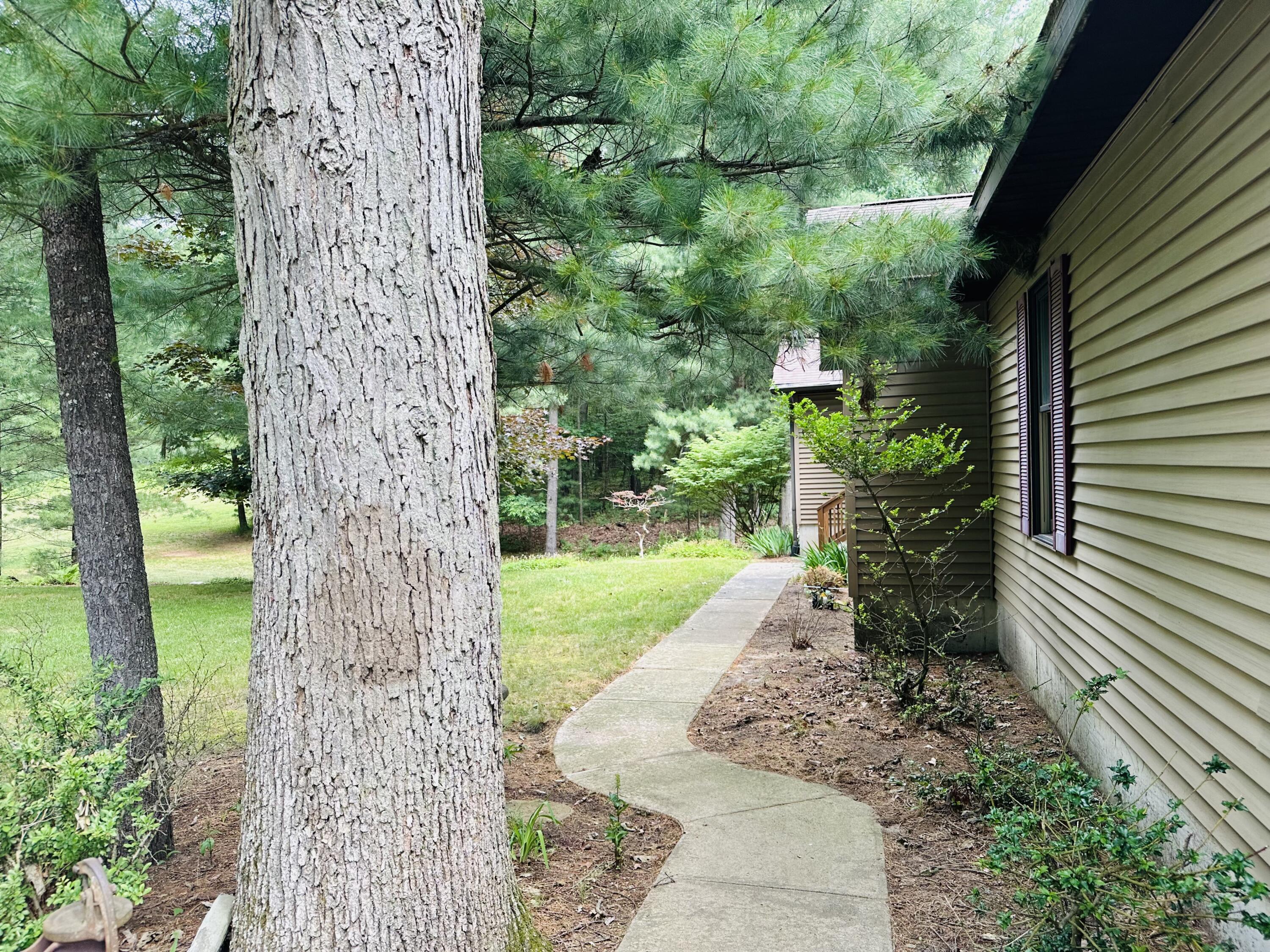 3985 Linke Road