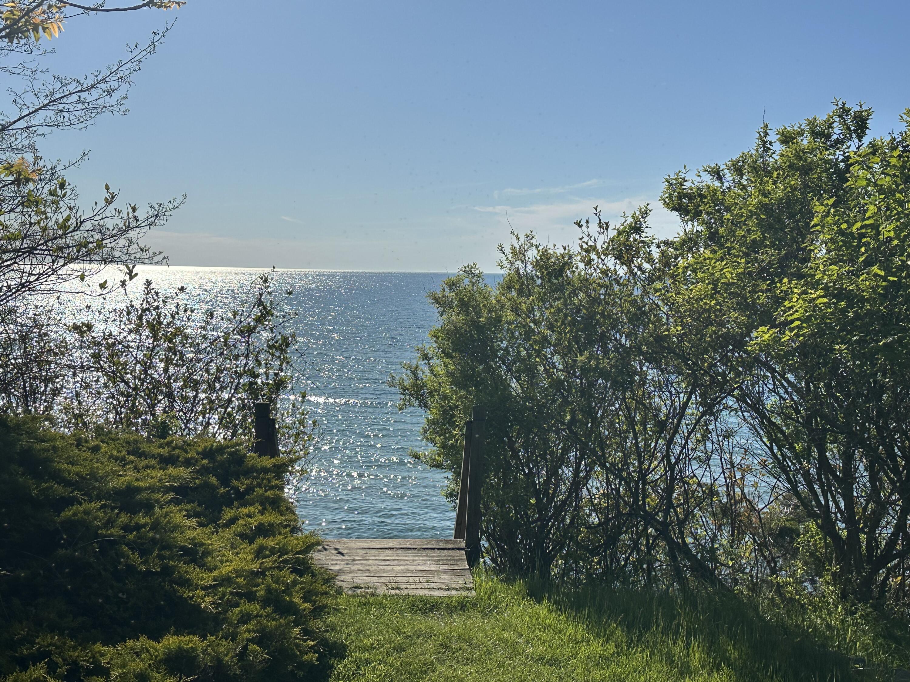1978 Lakeshore Road