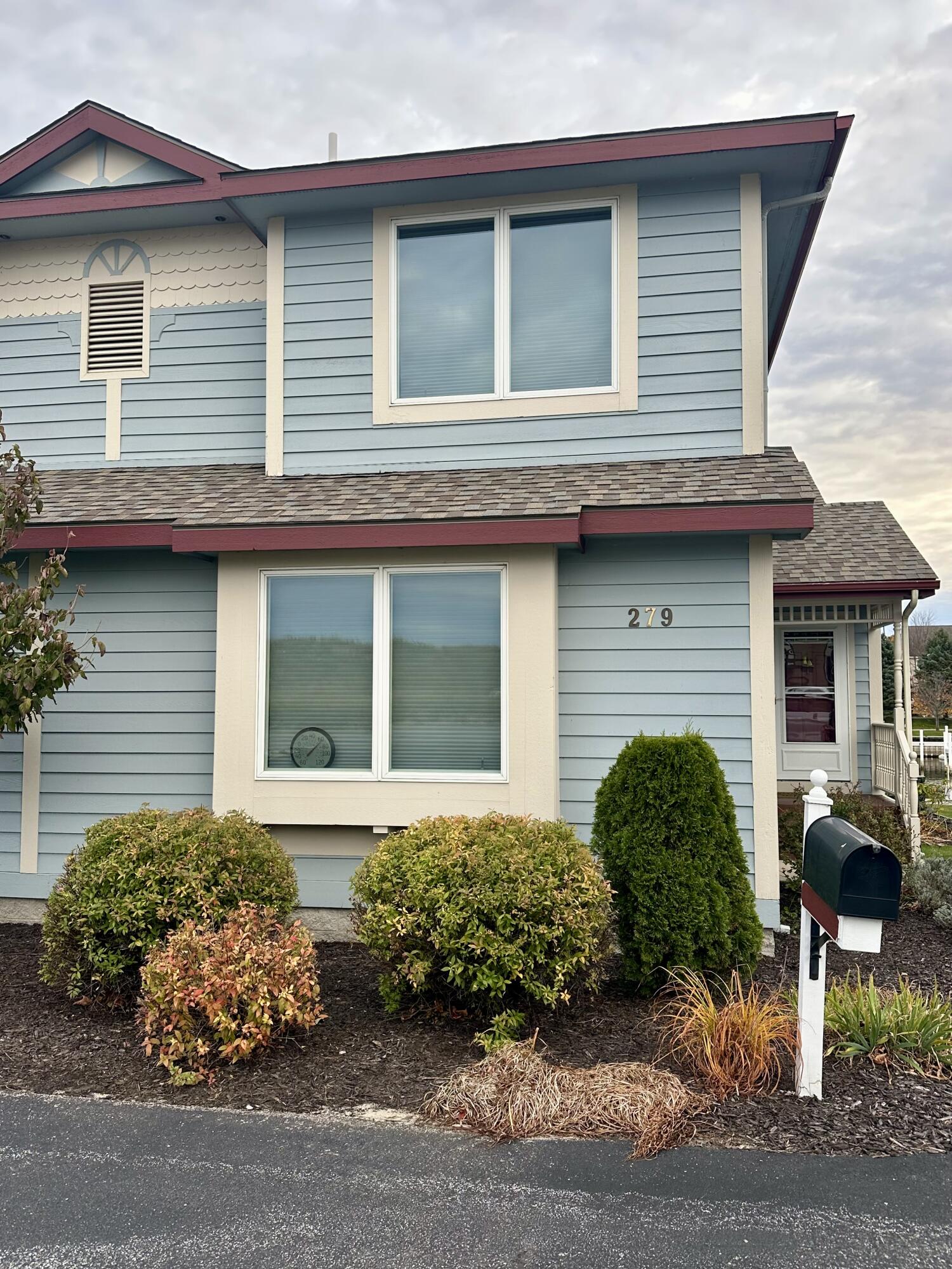 279 N Lakeshore Drive