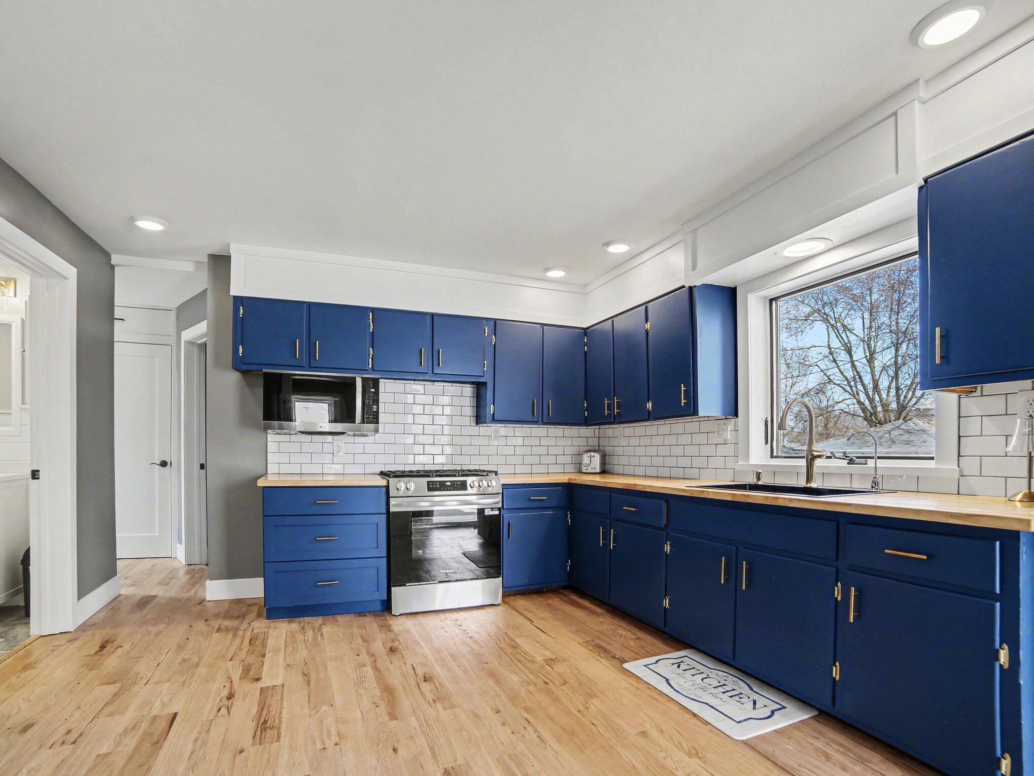 205 W 1st Street