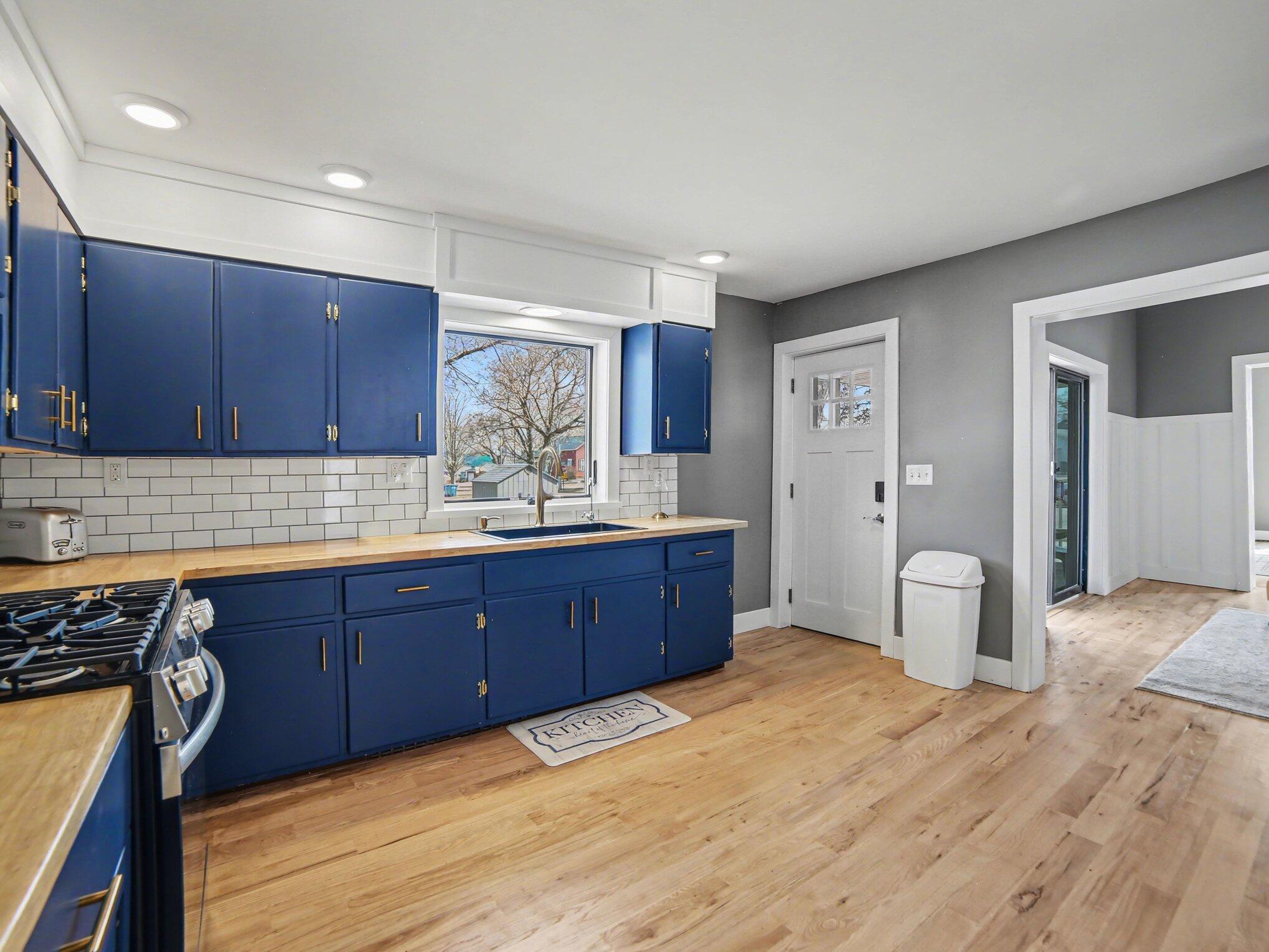 205 W 1st Street