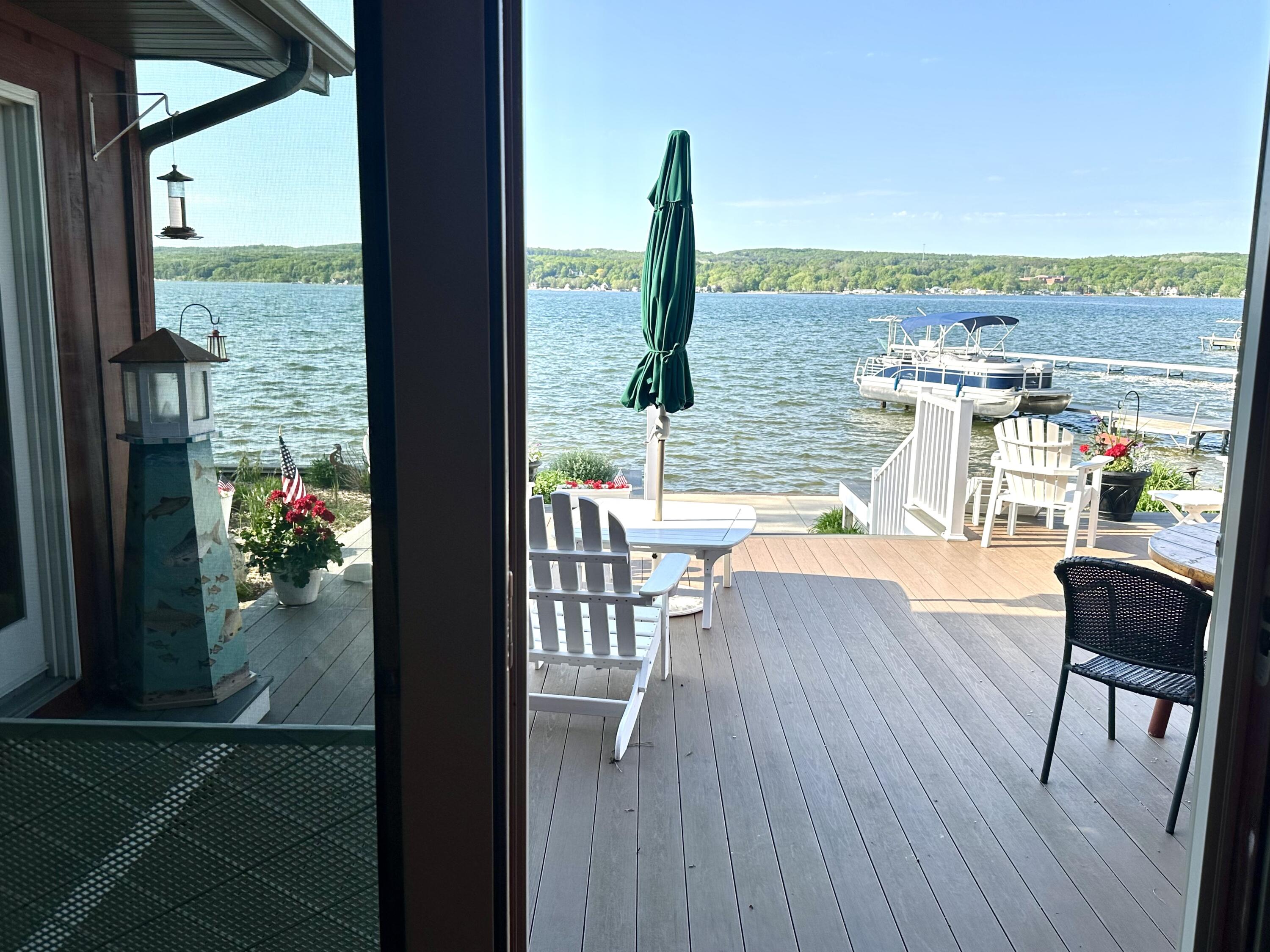 4554 Crescent Beach