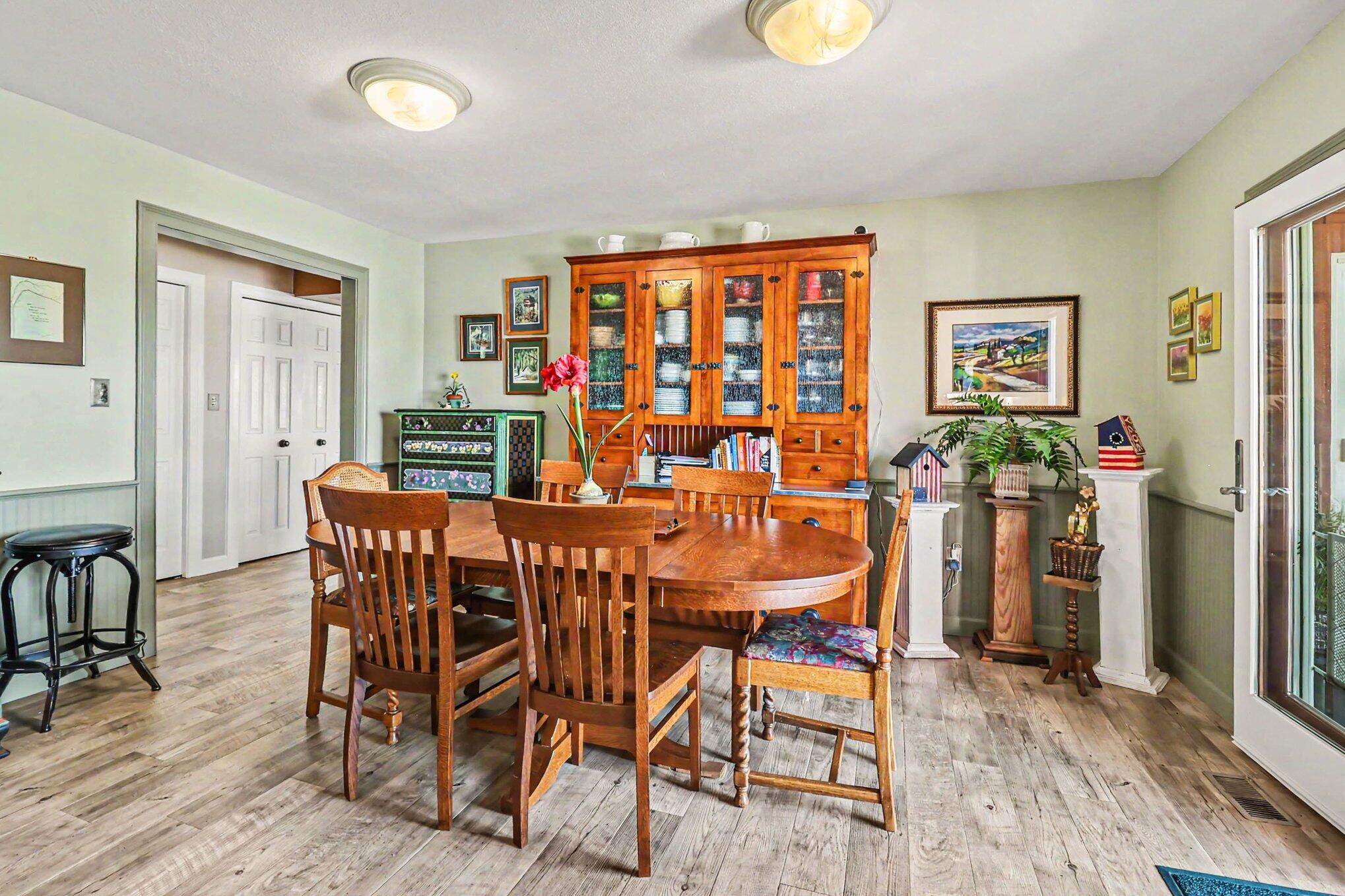 4554 Crescent Beach