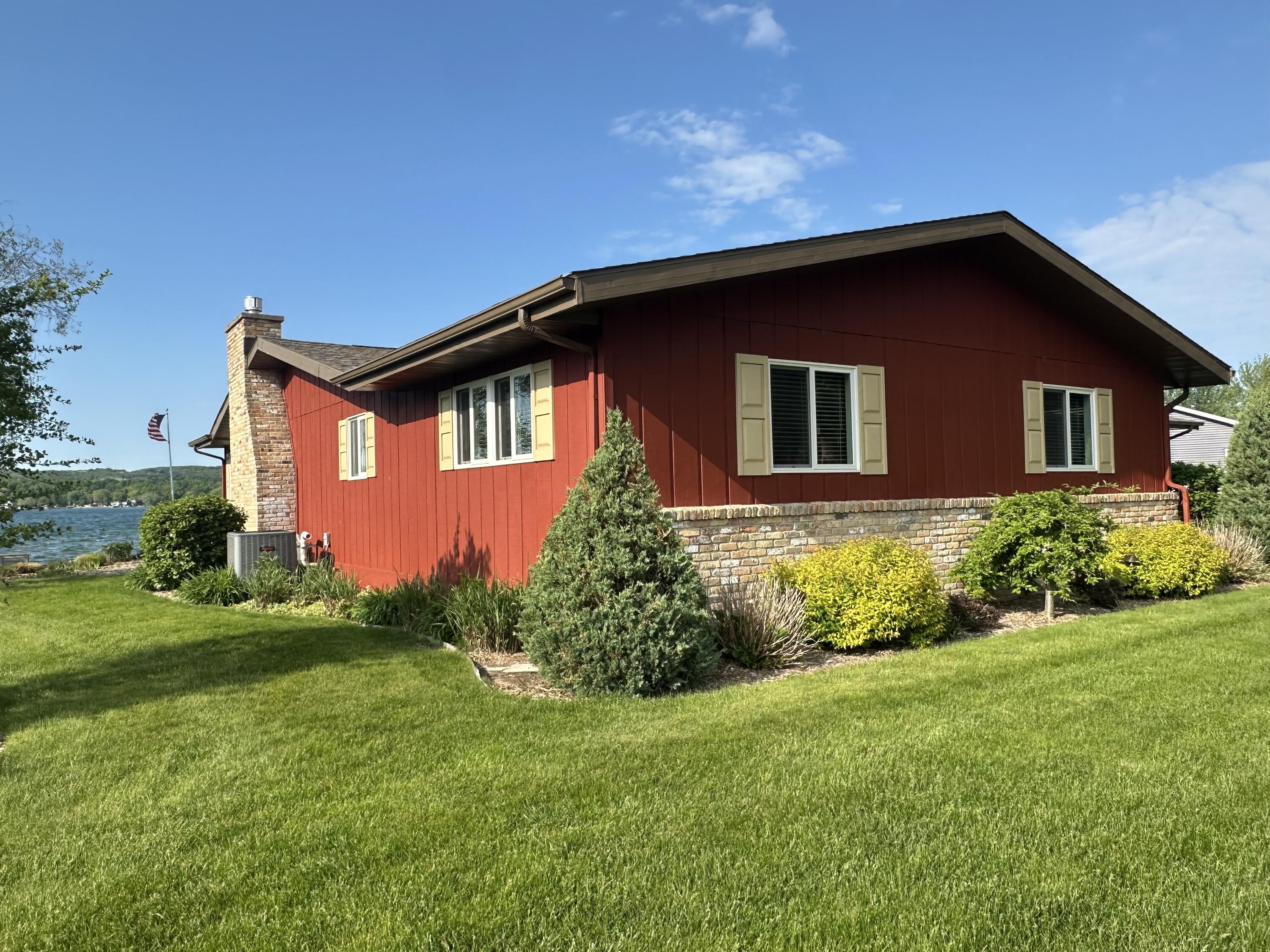 4554 Crescent Beach