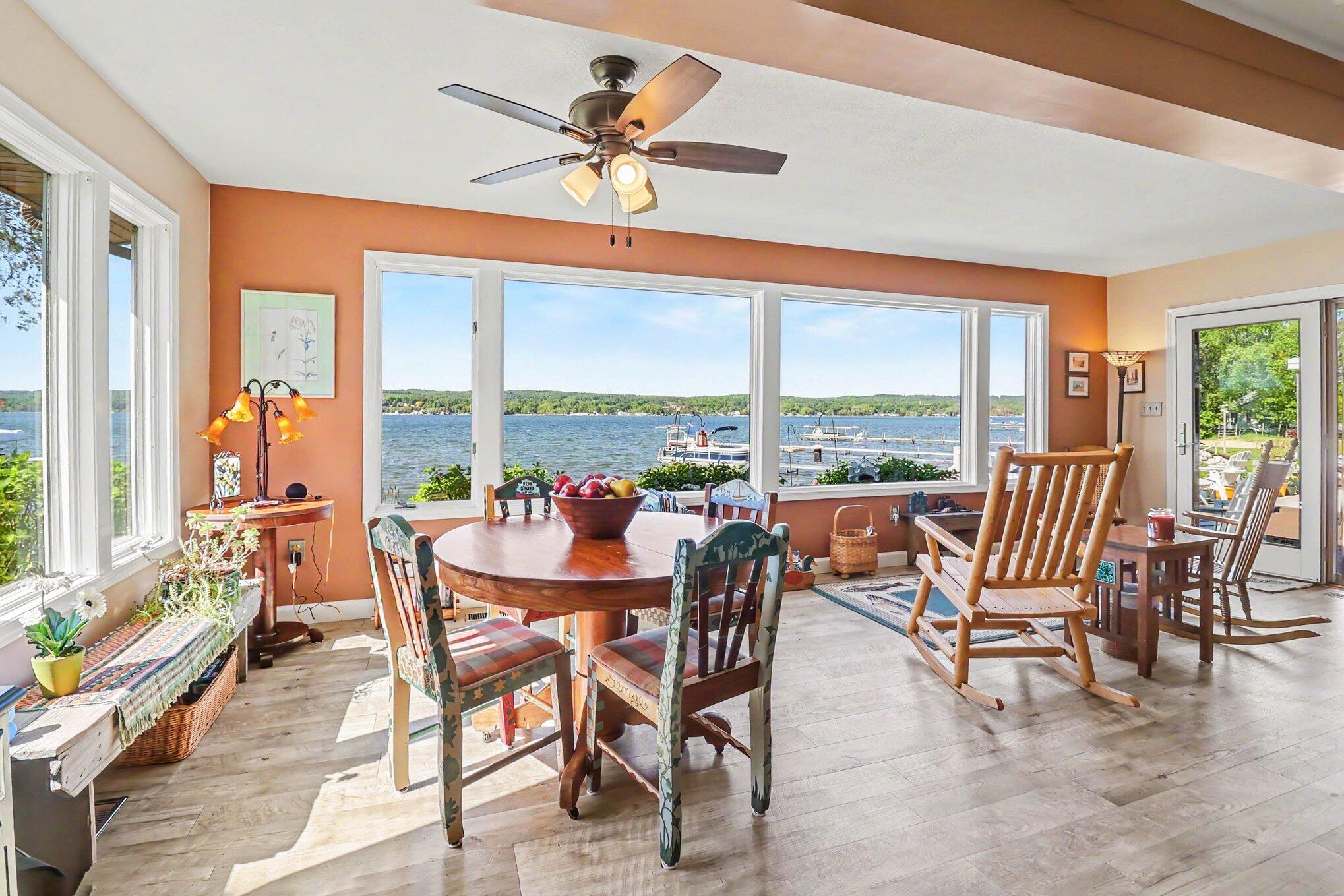 4554 Crescent Beach