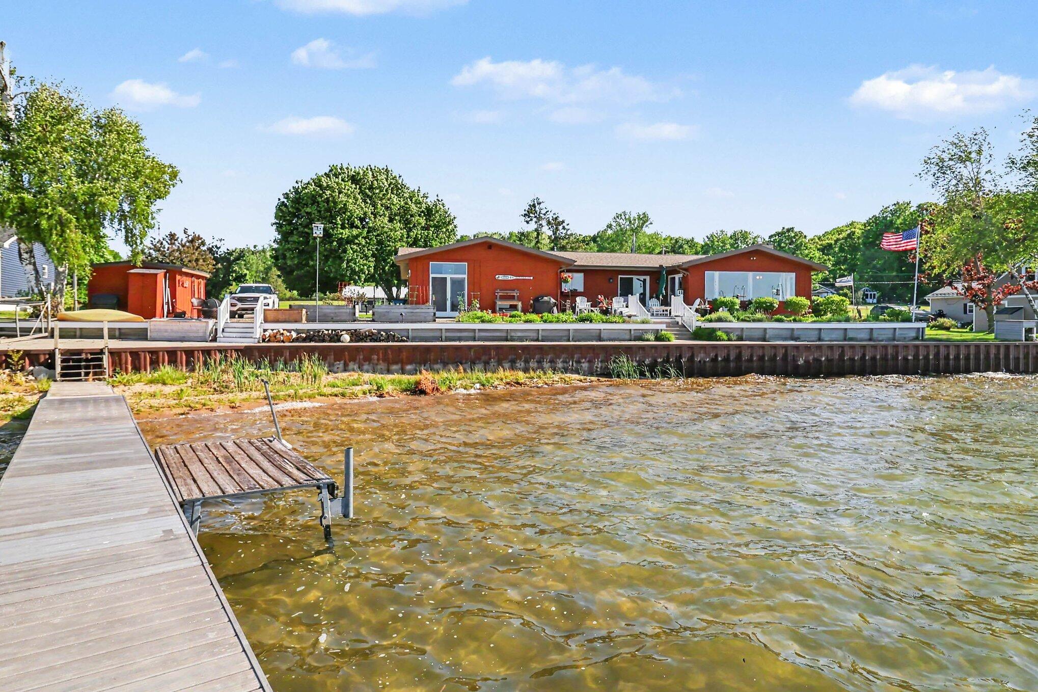 4554 Crescent Beach