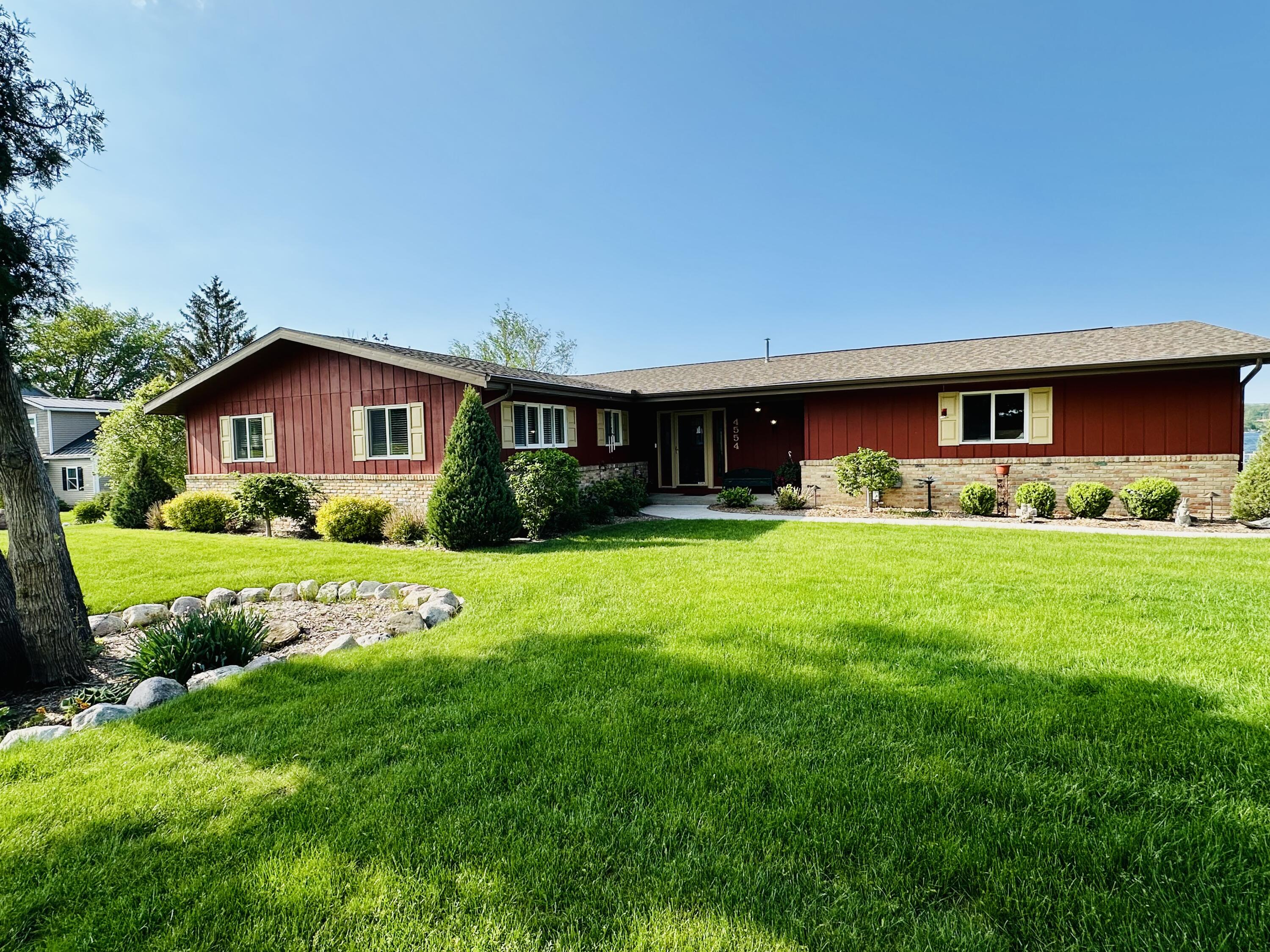 4554 Crescent Beach