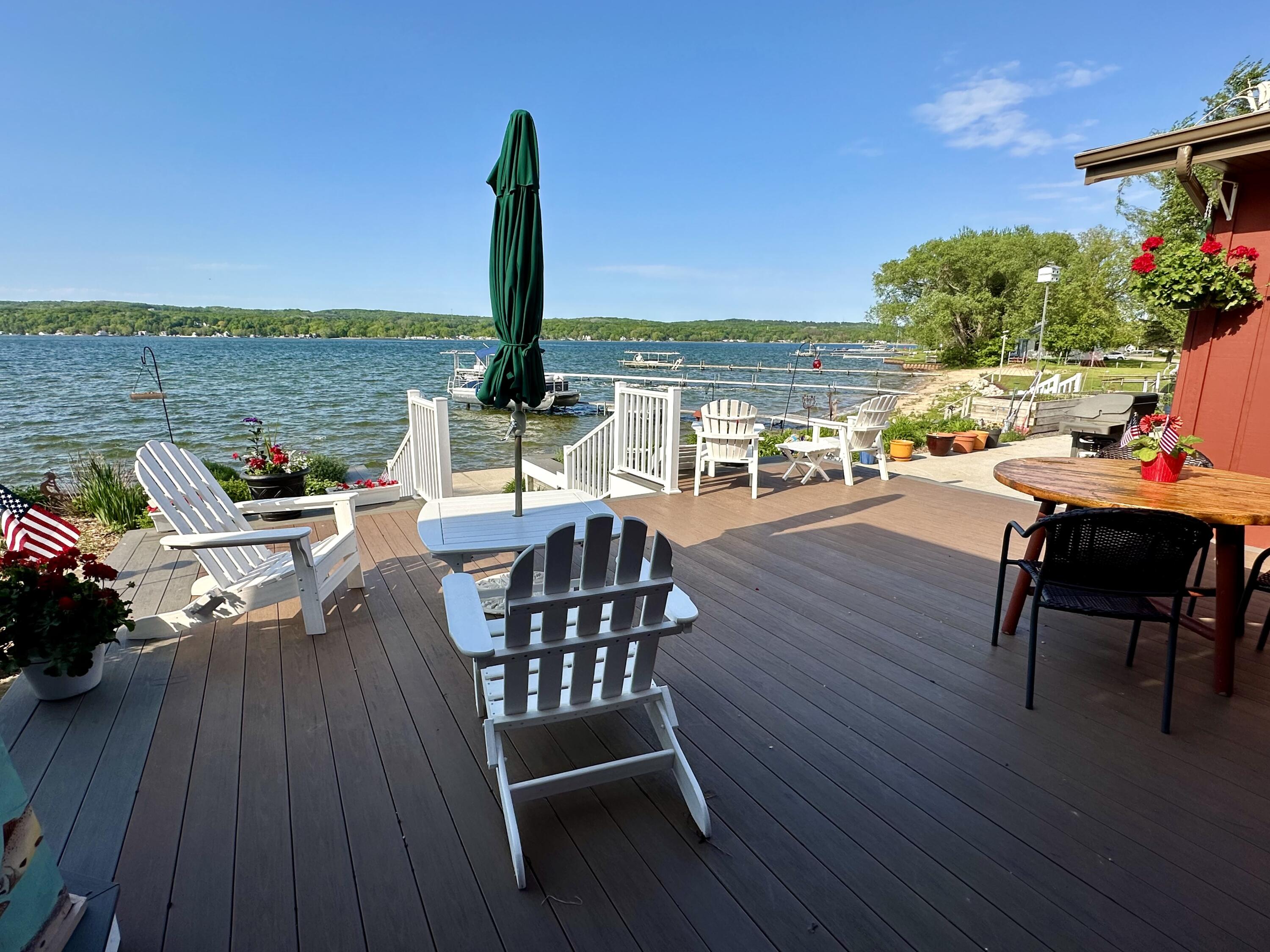 4554 Crescent Beach
