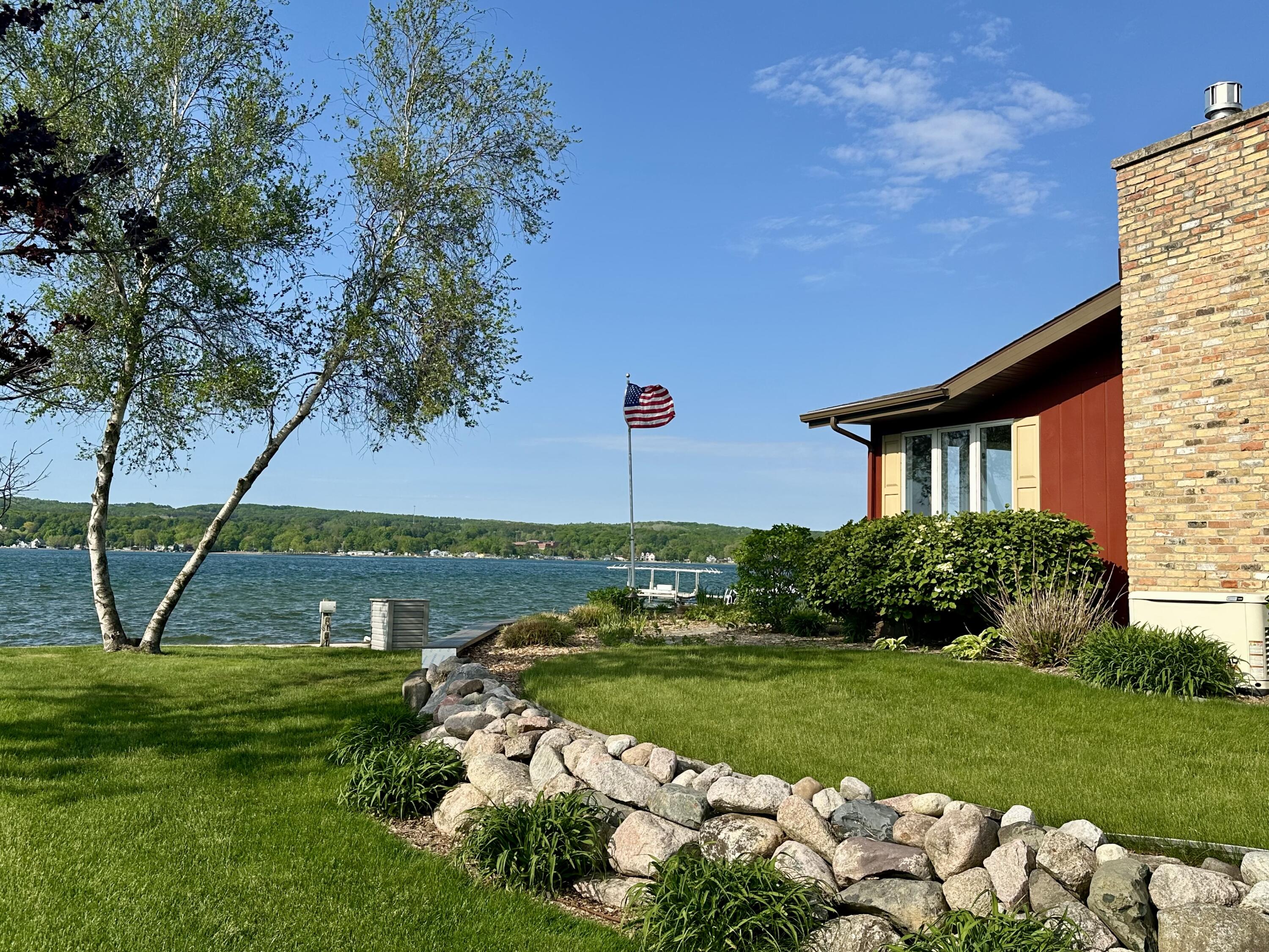 4554 Crescent Beach
