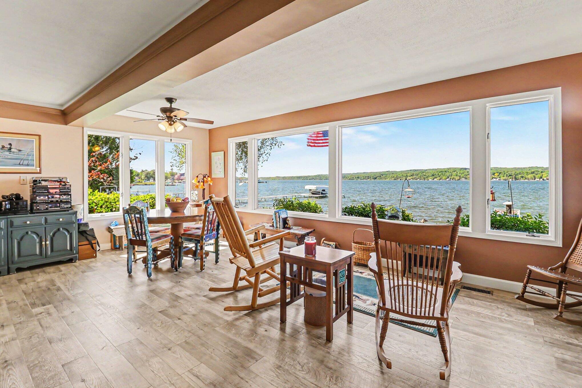 4554 Crescent Beach