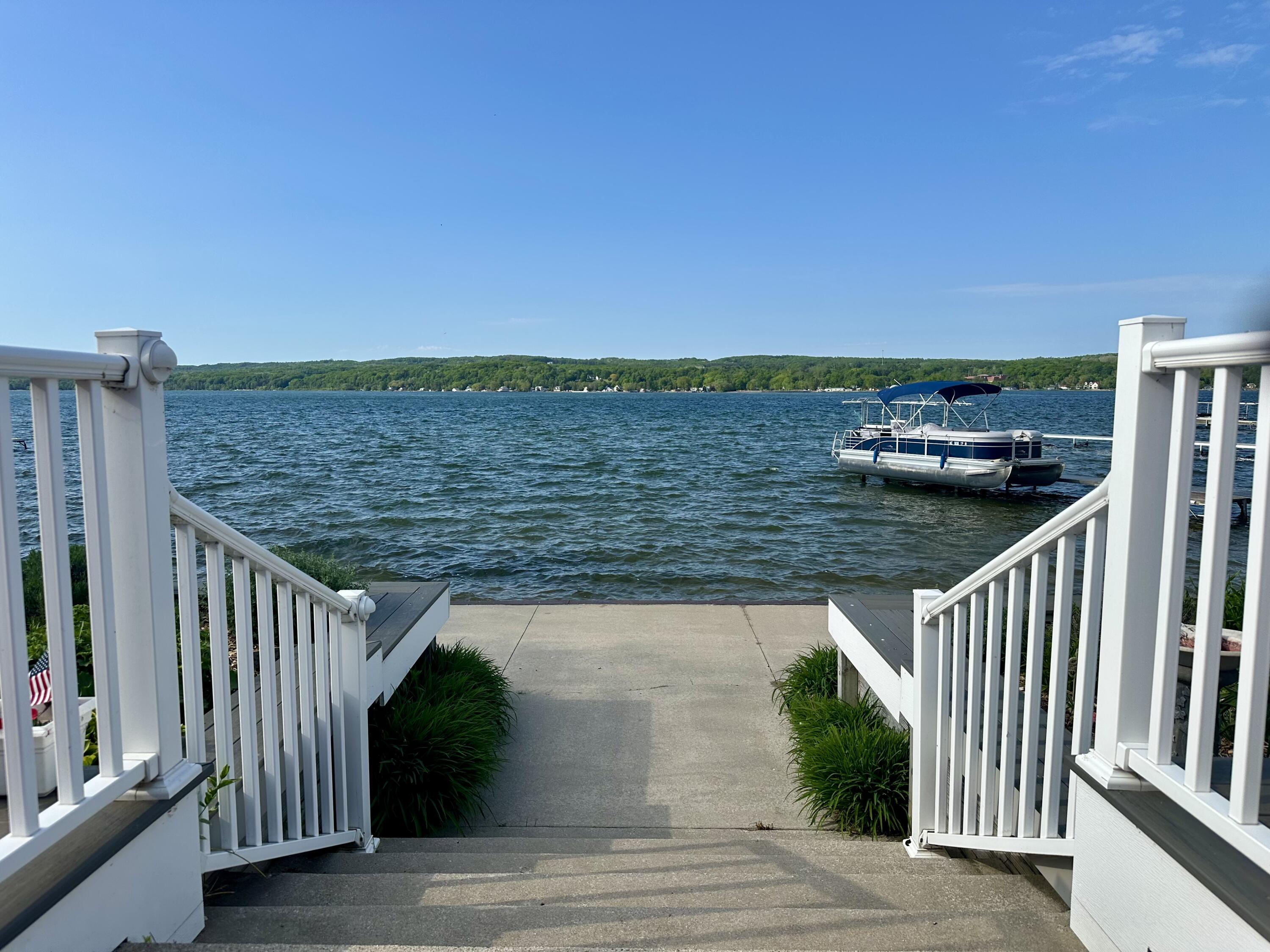 4554 Crescent Beach