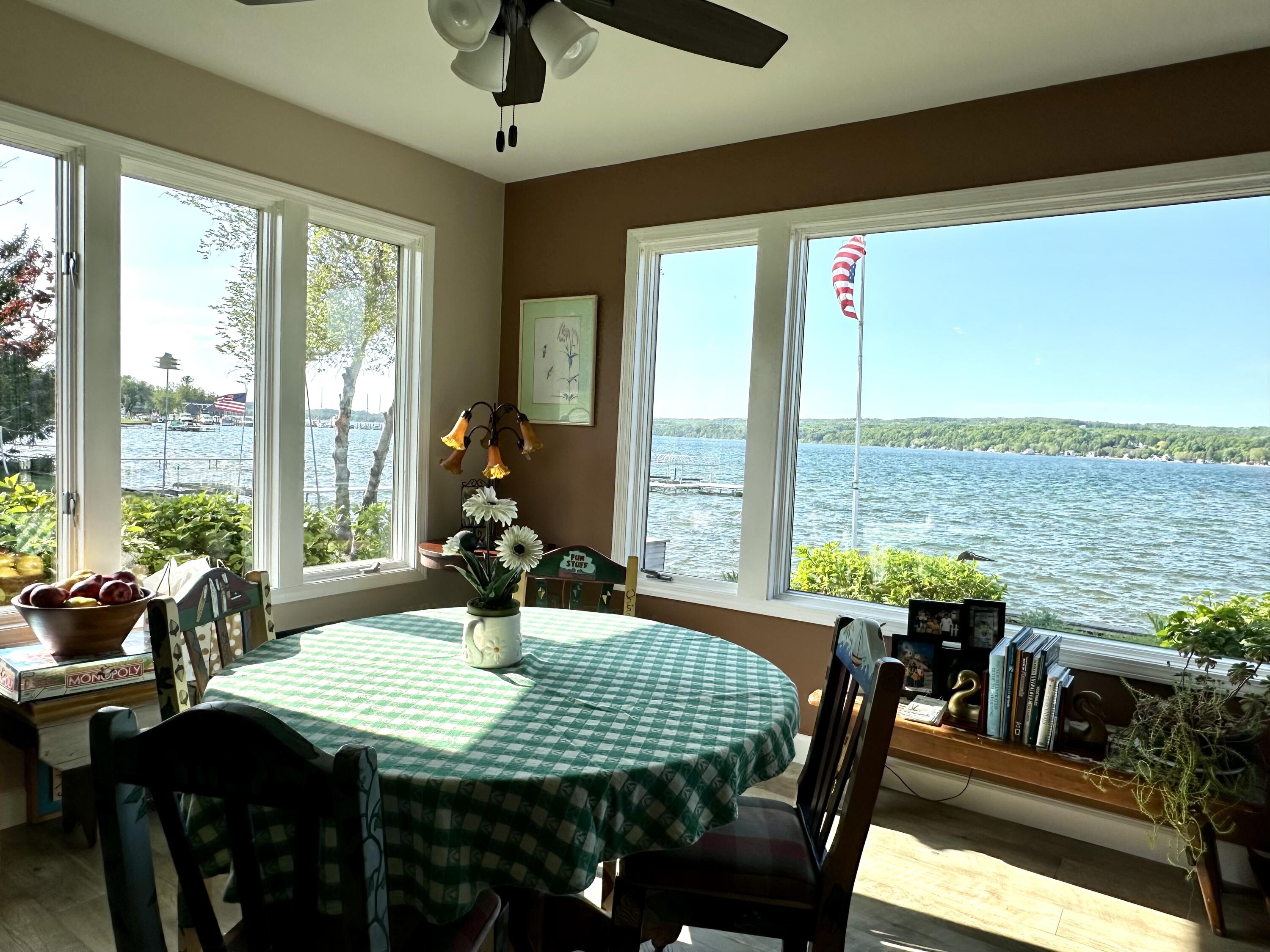 4554 Crescent Beach