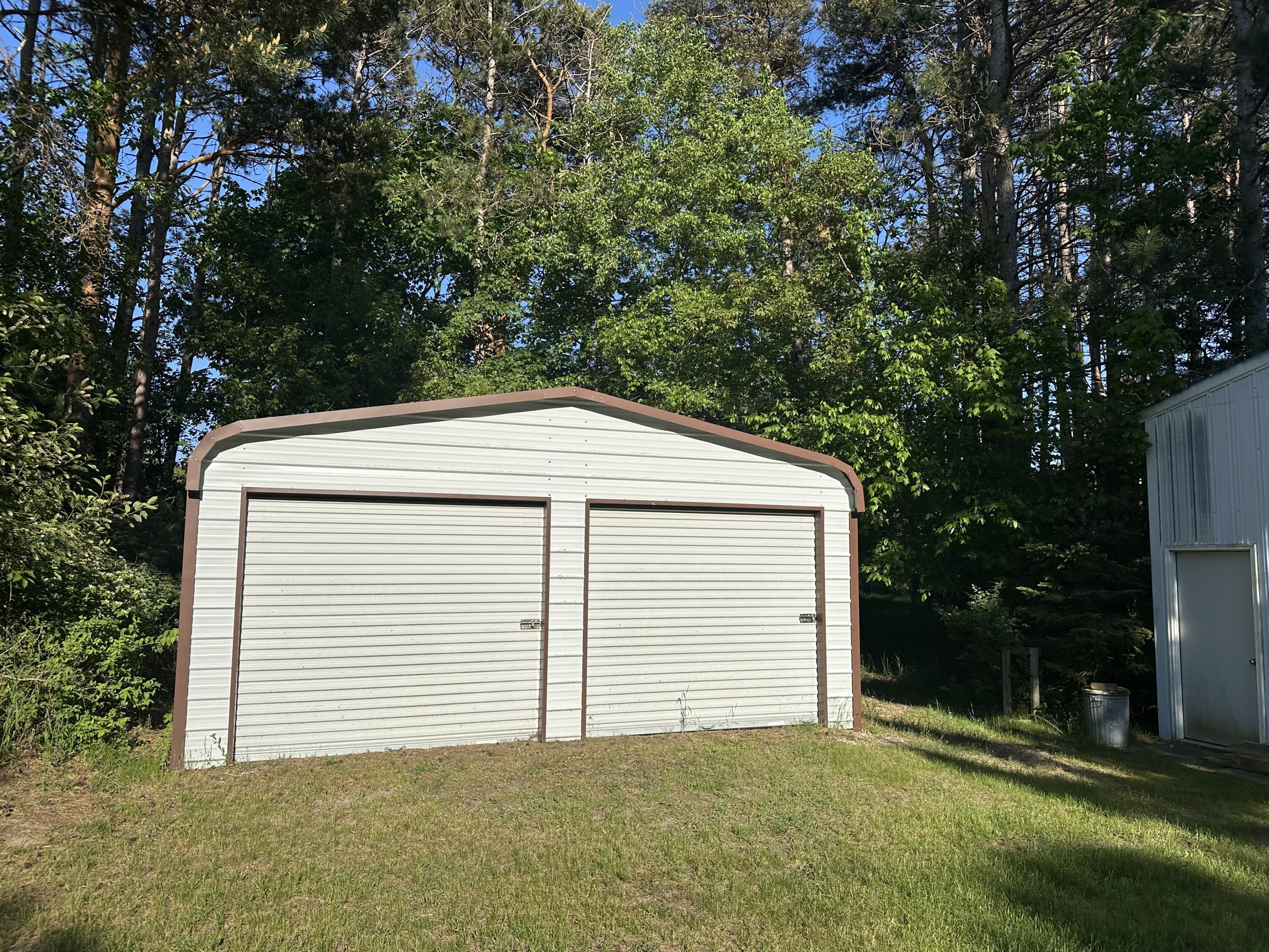 1735 Red Apple Road