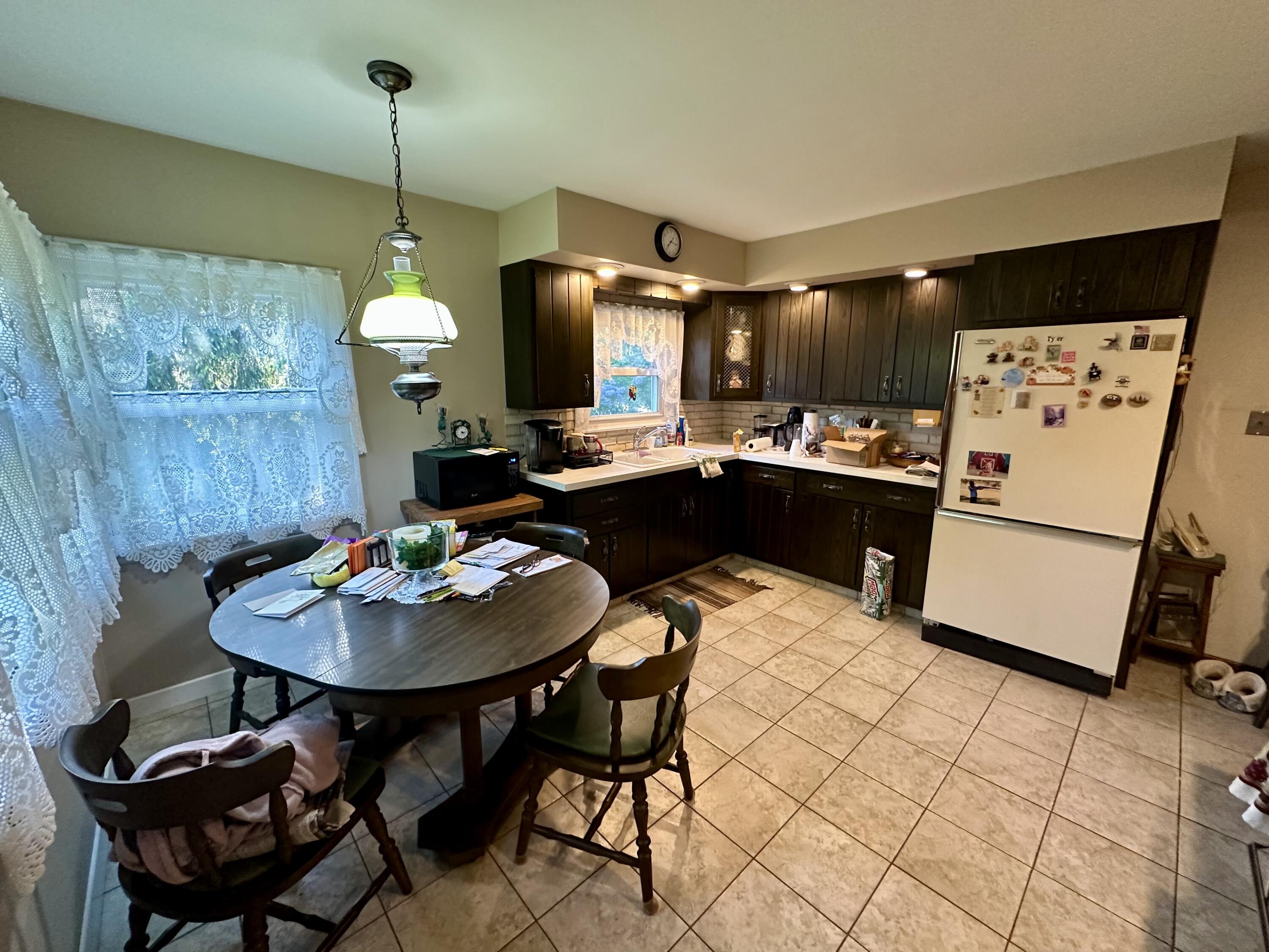 1735 Red Apple Road