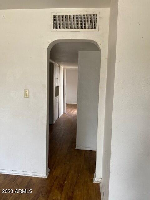 2124 E MITCHELL Drive