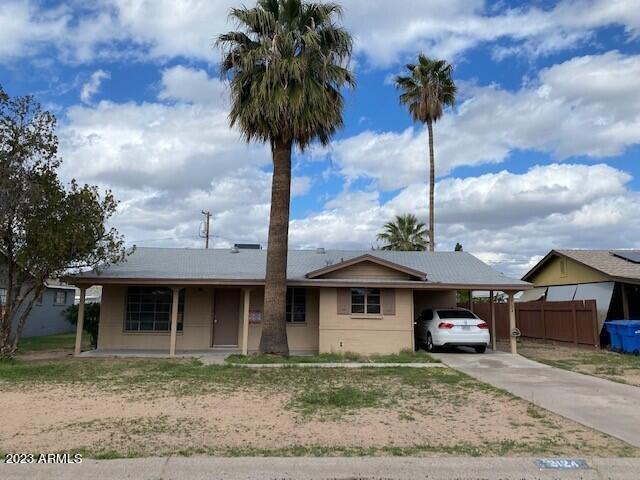 2124 E MITCHELL Drive