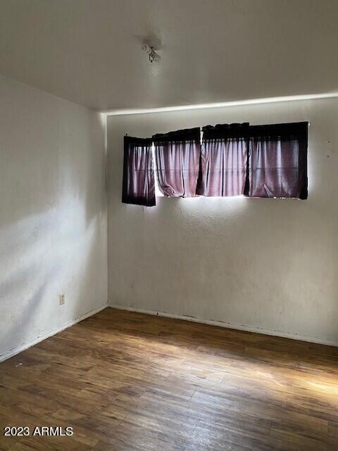 2124 E MITCHELL Drive