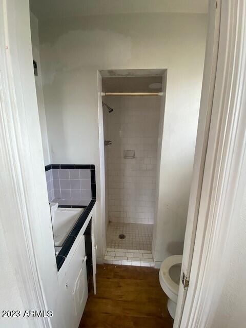 2124 E MITCHELL Drive