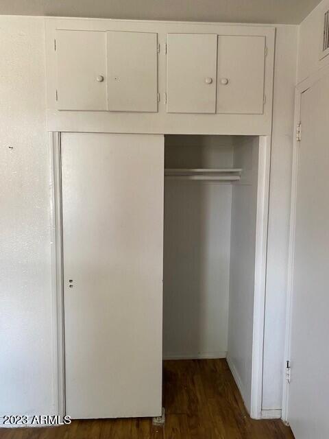 2124 E MITCHELL Drive