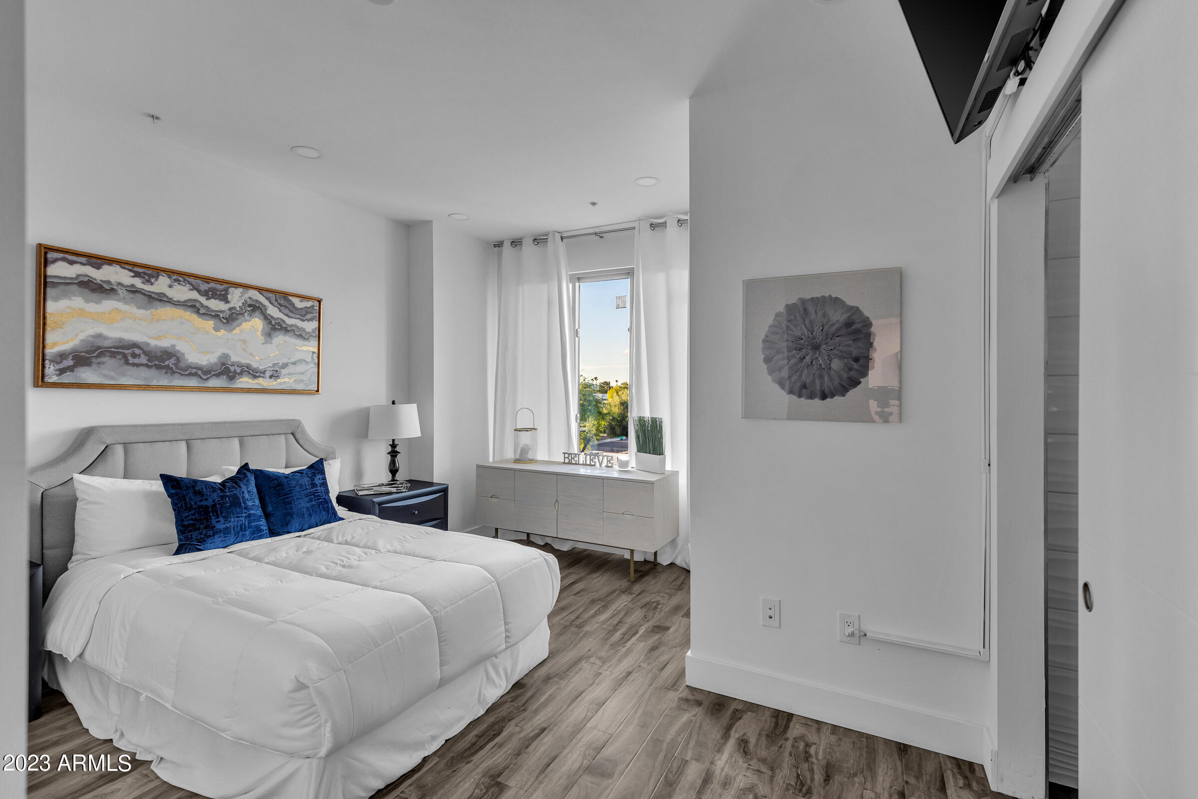 7788 E MAIN Street, 1009