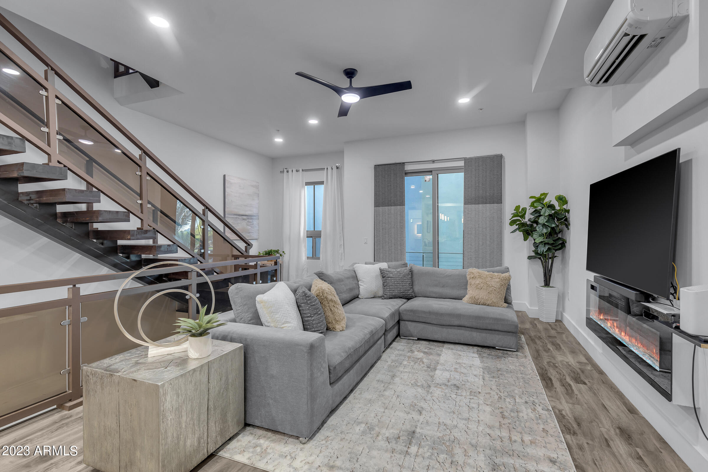 7788 E MAIN Street, 1009