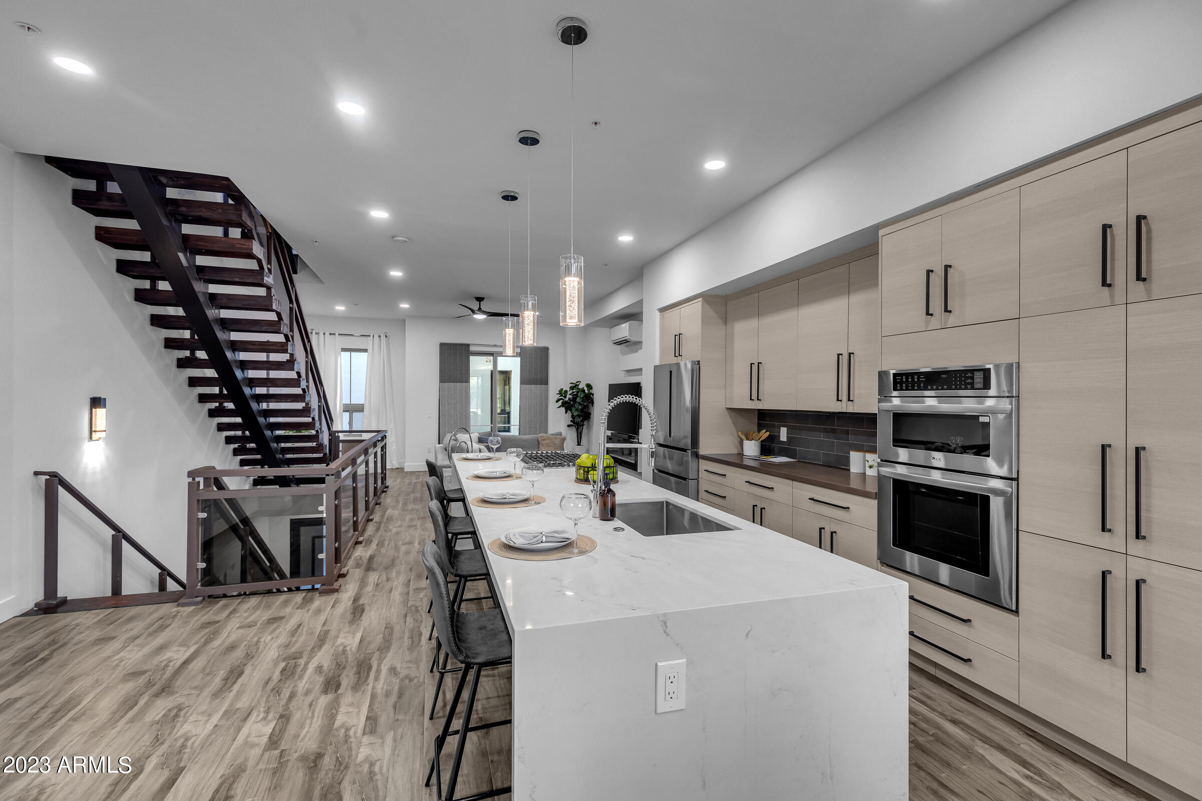 7788 E MAIN Street, 1009