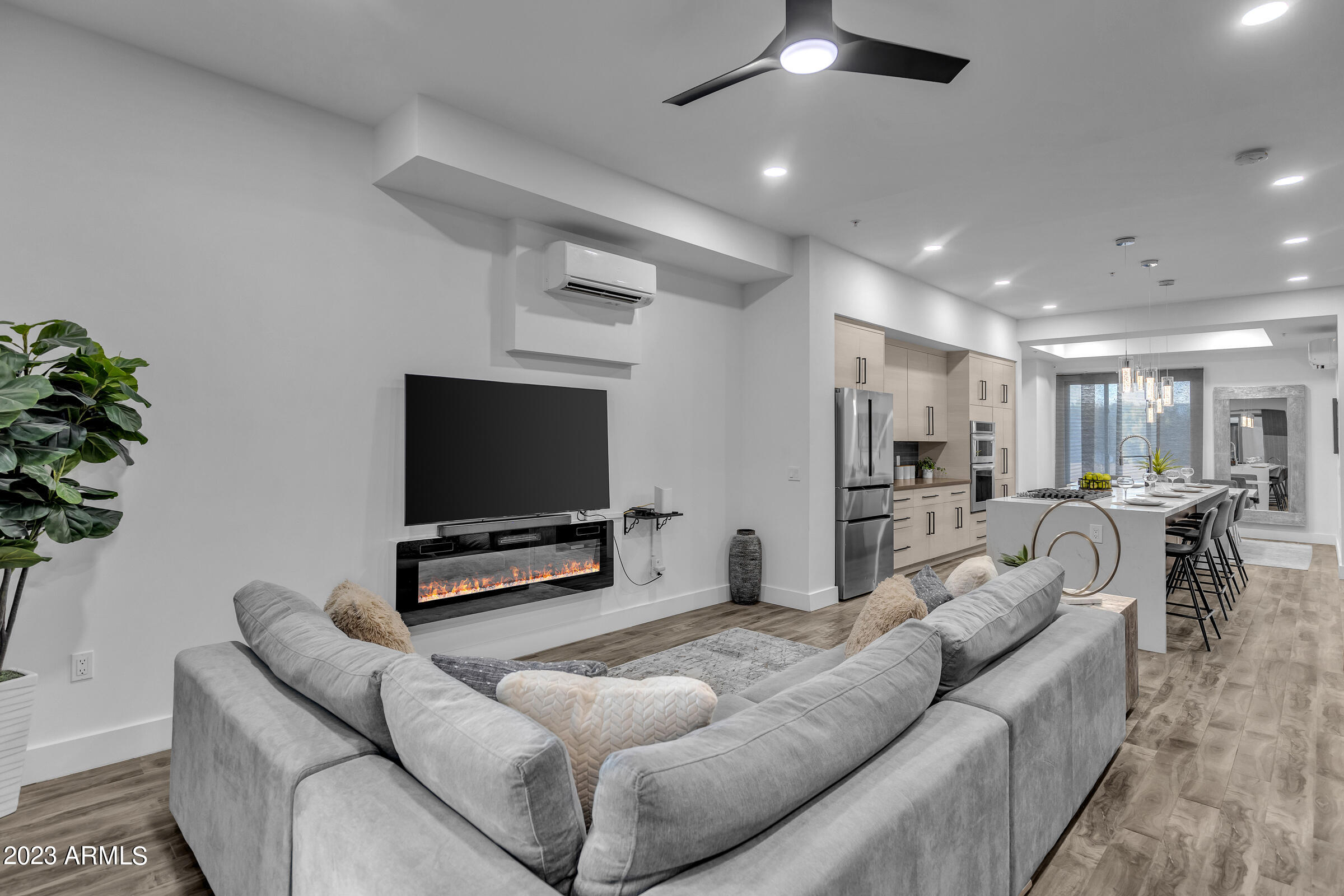 7788 E MAIN Street, 1009