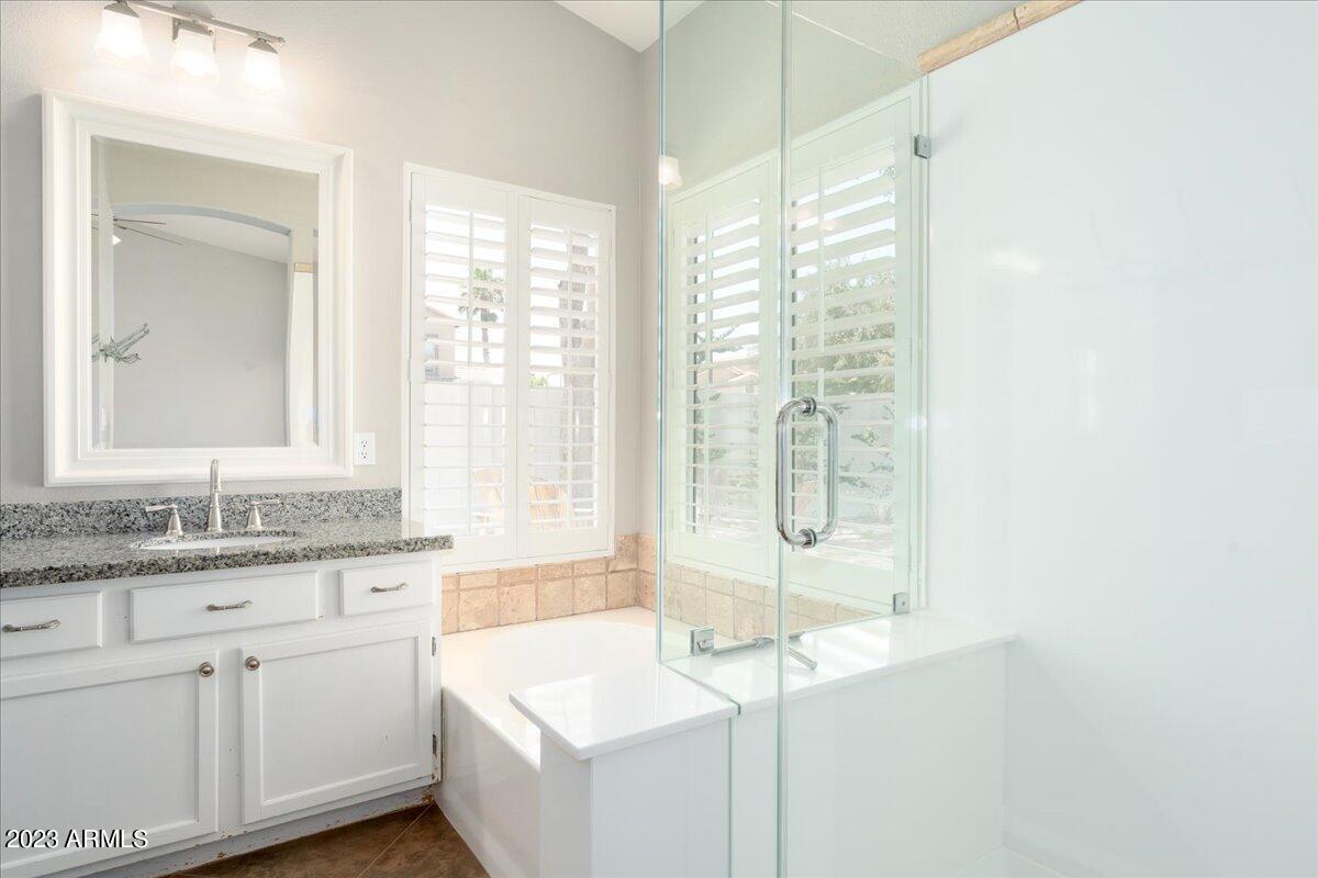 1224 E TRADEWIND Drive