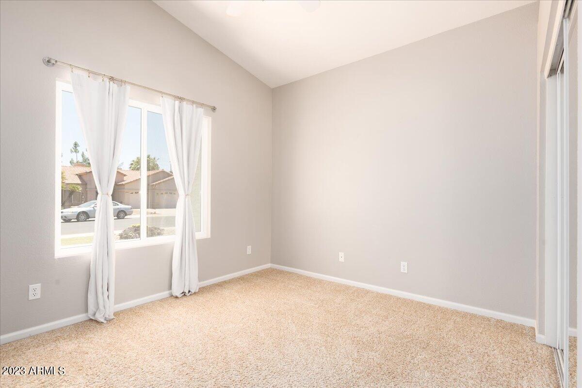 1224 E TRADEWIND Drive