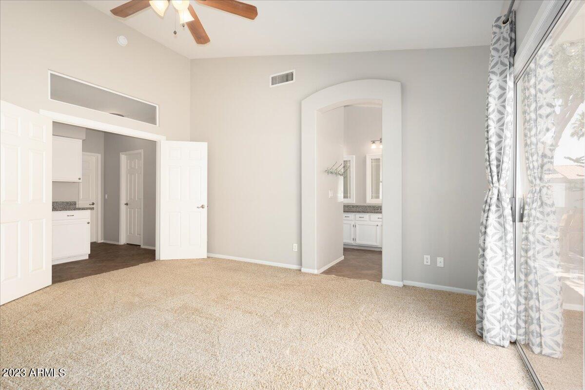 1224 E TRADEWIND Drive