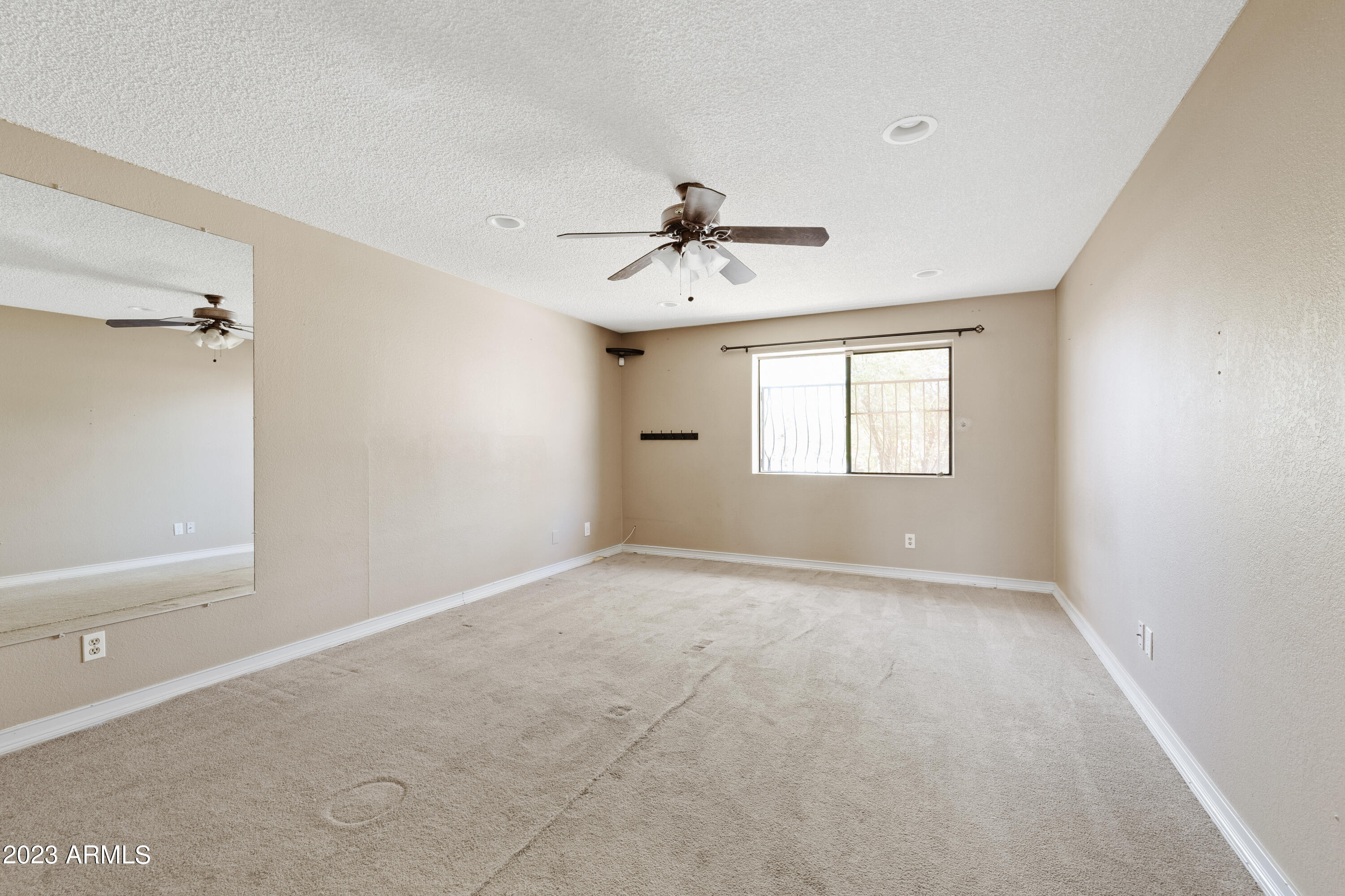 4501 E PARADISE Lane