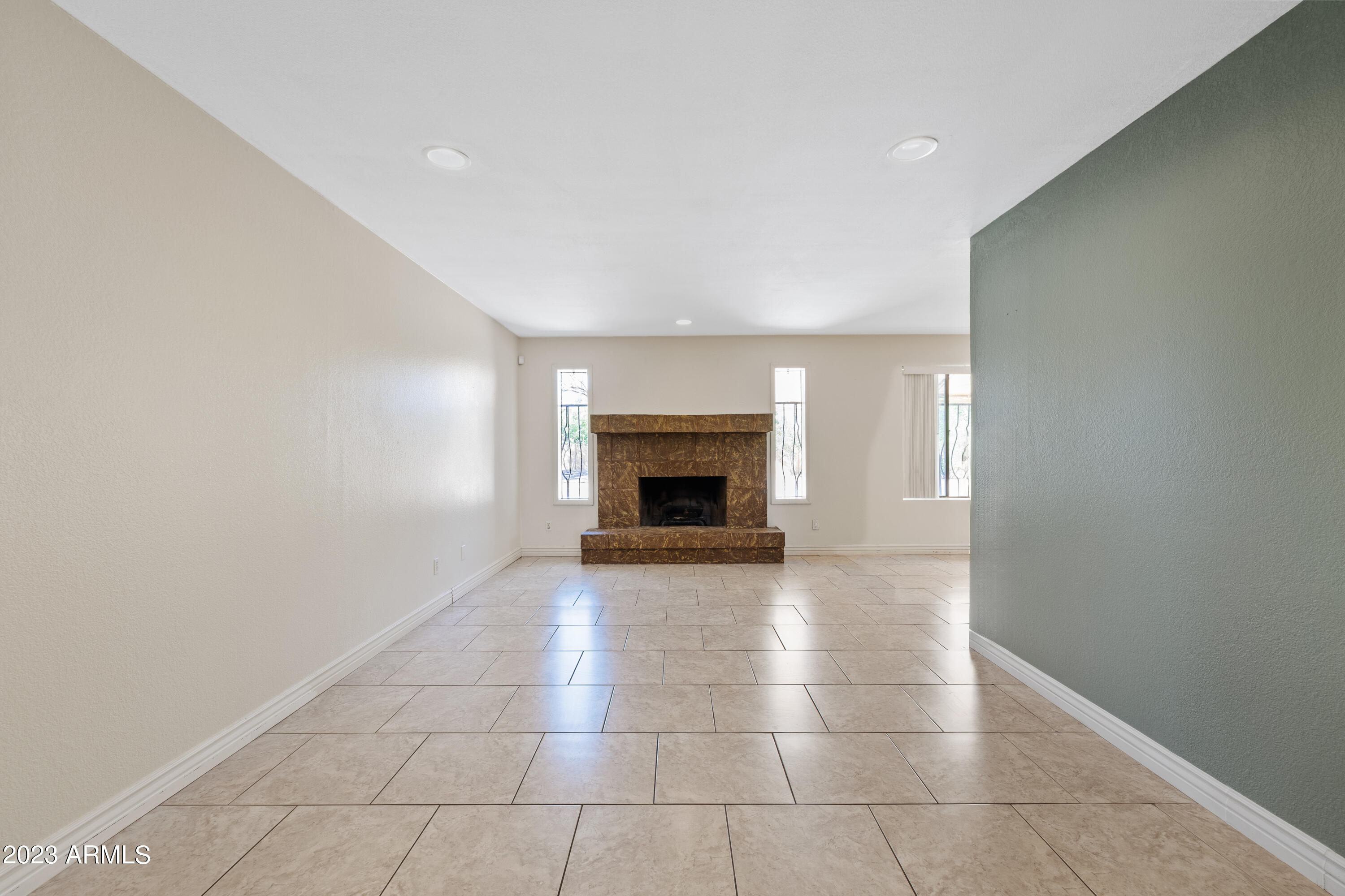 4501 E PARADISE Lane