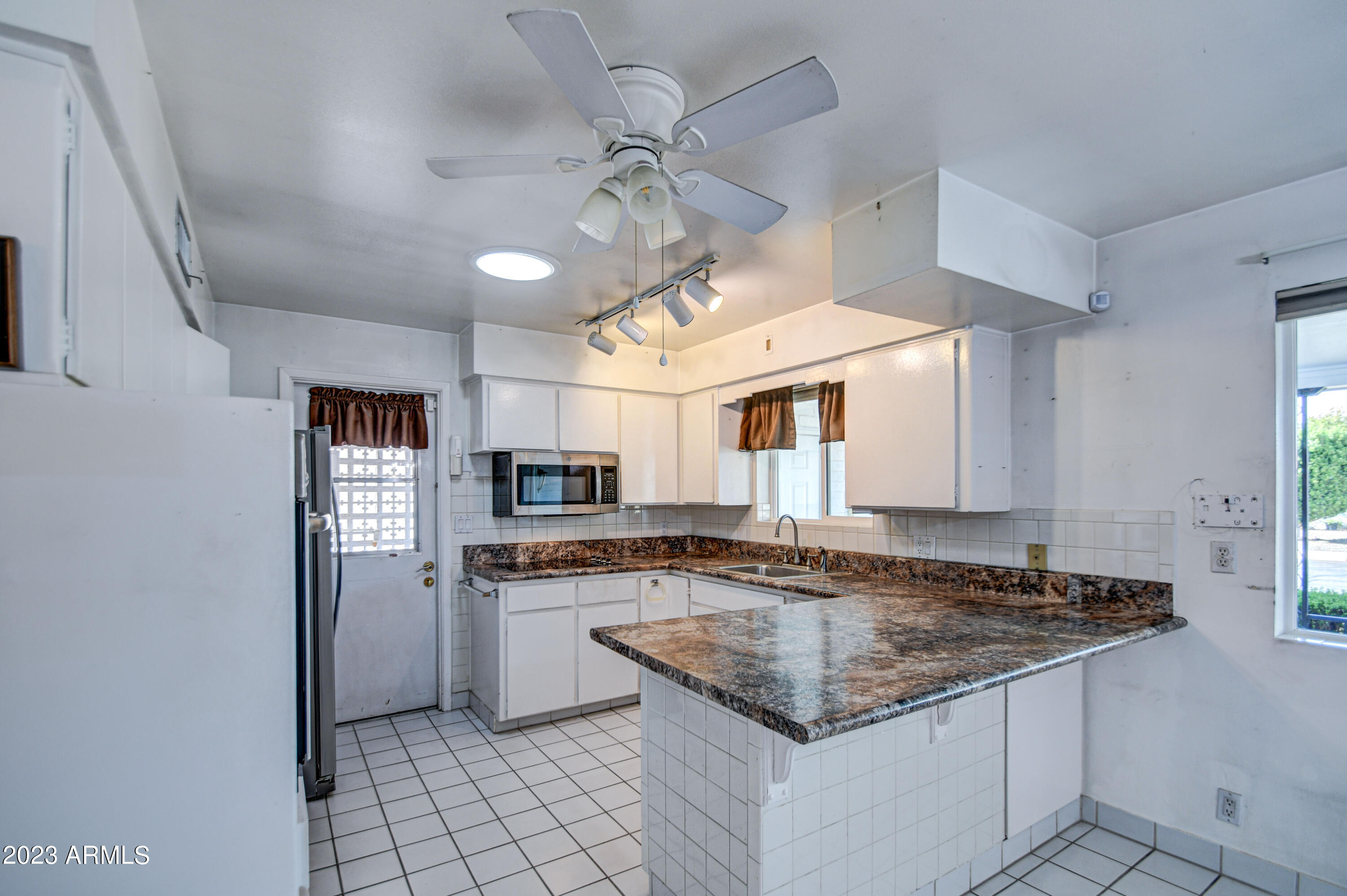 5415 E DALLAS Street